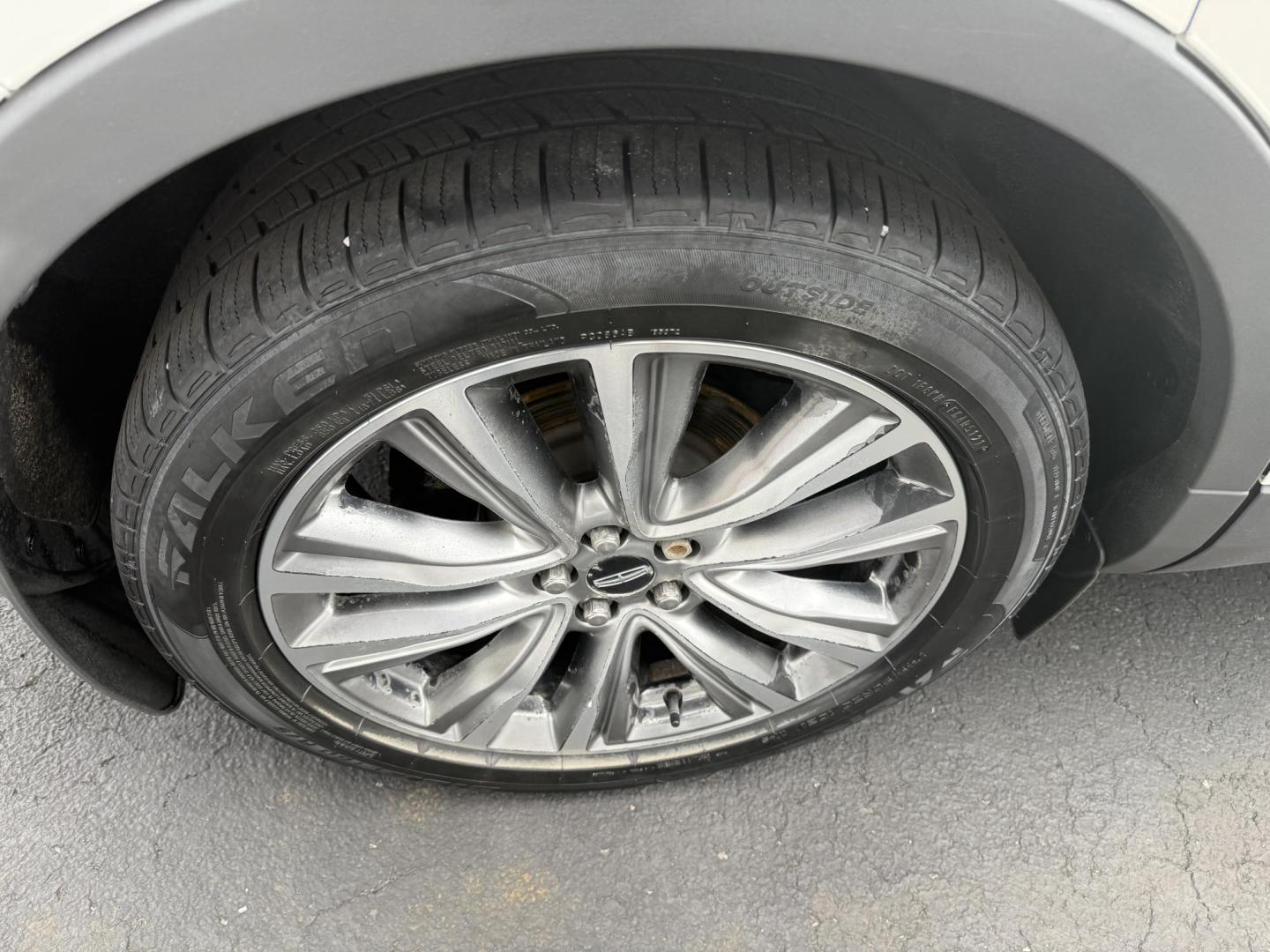 2017 White Lincoln MKX Reserve AWD (2LMPJ8LP4HB) with an 2.7L V6 DOHC 24V engine, 6A transmission, located at 8464 Route 219, Brockway, PA, 15824, (814) 265-1330, 41.226871, -78.780518 - Fresh local trade in and in very nice shape. This 2017 Lincoln MKX Reserve package has power sunroof, leather interior, power/heated/cool seats, navigation, factory wheels, and much more. Serviced and priced to sell. Hurry in this one shouldn't last long..located in Jefferson County right next to Cl - Photo#15