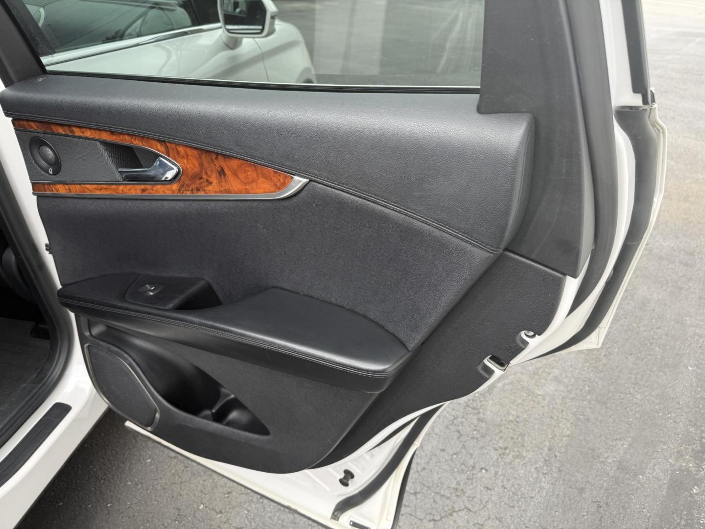 2017 White Lincoln MKX Reserve AWD (2LMPJ8LP4HB) with an 2.7L V6 DOHC 24V engine, 6A transmission, located at 8464 Route 219, Brockway, PA, 15824, (814) 265-1330, 41.226871, -78.780518 - Fresh local trade in and in very nice shape. This 2017 Lincoln MKX Reserve package has power sunroof, leather interior, power/heated/cool seats, navigation, factory wheels, and much more. Serviced and priced to sell. Hurry in this one shouldn't last long..located in Jefferson County right next to Cl - Photo#17