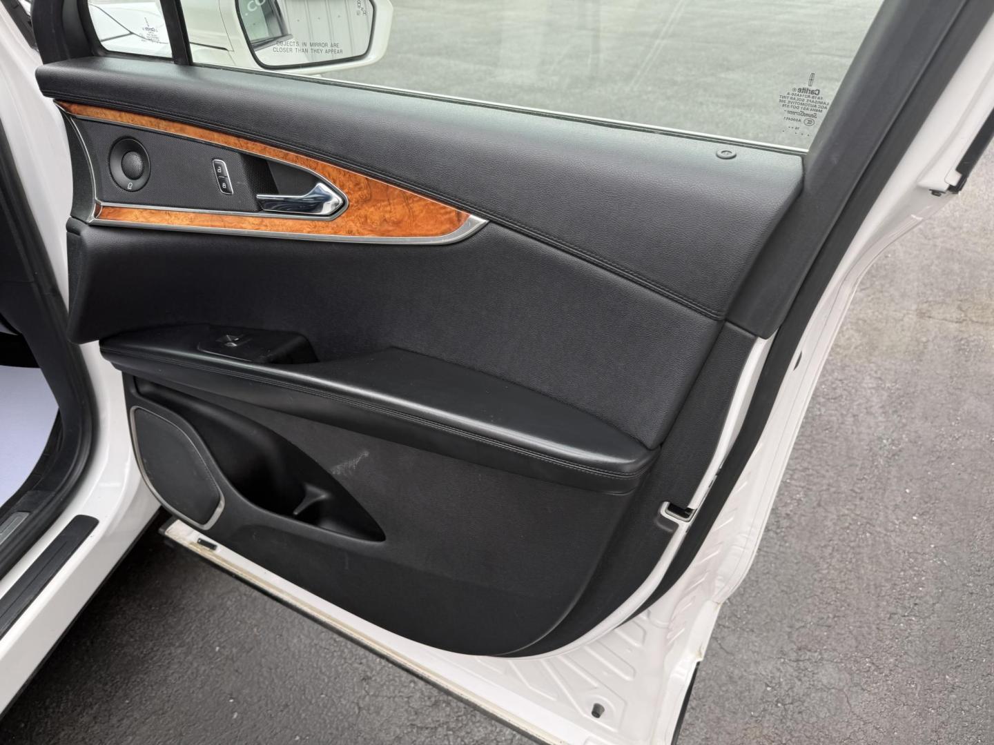 2017 White Lincoln MKX Reserve AWD (2LMPJ8LP4HB) with an 2.7L V6 DOHC 24V engine, 6A transmission, located at 8464 Route 219, Brockway, PA, 15824, (814) 265-1330, 41.226871, -78.780518 - Fresh local trade in and in very nice shape. This 2017 Lincoln MKX Reserve package has power sunroof, leather interior, power/heated/cool seats, navigation, factory wheels, and much more. Serviced and priced to sell. Hurry in this one shouldn't last long..located in Jefferson County right next to Cl - Photo#19