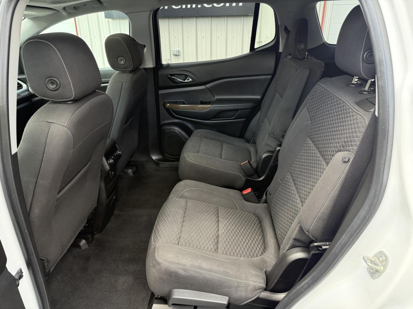 2019 White GMC Acadia SLE-2 AWD (1GKKNSLSXKZ) with an 3.6L V6 DOHC 24V engine, 6A transmission, located at 8464 Route 219, Brockway, PA, 15824, (814) 265-1330, 41.226871, -78.780518 - Sharp, clean, and well equipped 2019 GMC Acadia SLE AWD with air condition, rear a/c, middle row captain chairs, power sunroof, factory wheels and much more. Serviced up and ready to go. This GMC suv and many other clean suv's located in Jefferson county. - Photo#8