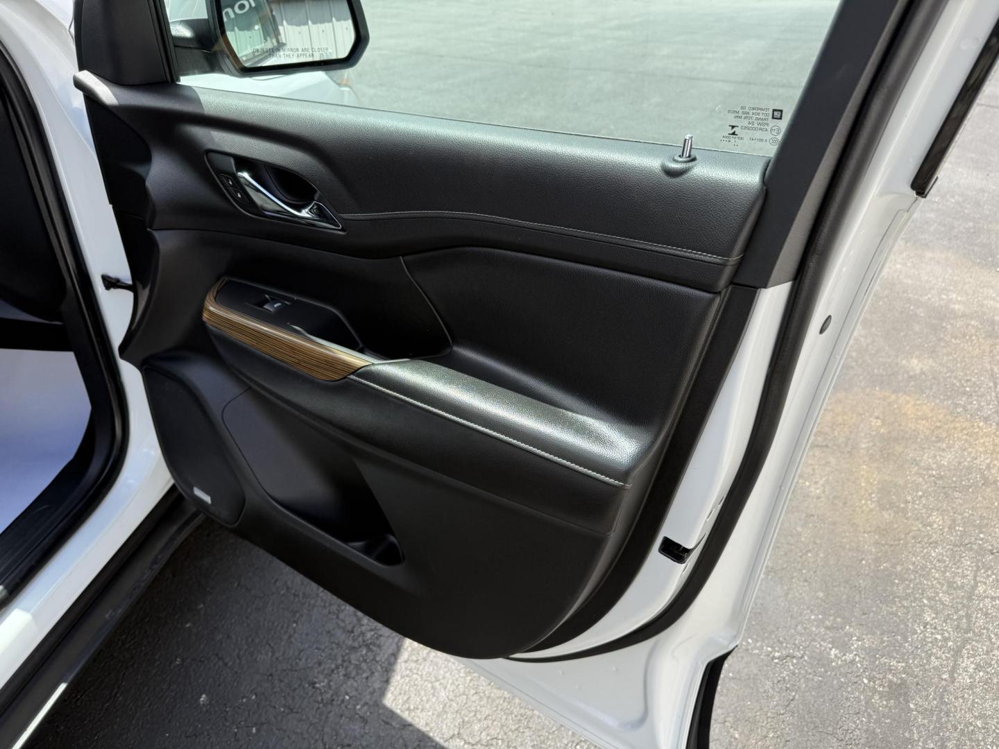 2019 White GMC Acadia SLE-2 AWD (1GKKNSLSXKZ) with an 3.6L V6 DOHC 24V engine, 6A transmission, located at 8464 Route 219, Brockway, PA, 15824, (814) 265-1330, 41.226871, -78.780518 - Sharp, clean, and well equipped 2019 GMC Acadia SLE AWD with air condition, rear a/c, middle row captain chairs, power sunroof, factory wheels and much more. Serviced up and ready to go. This GMC suv and many other clean suv's located in Jefferson county. - Photo#20