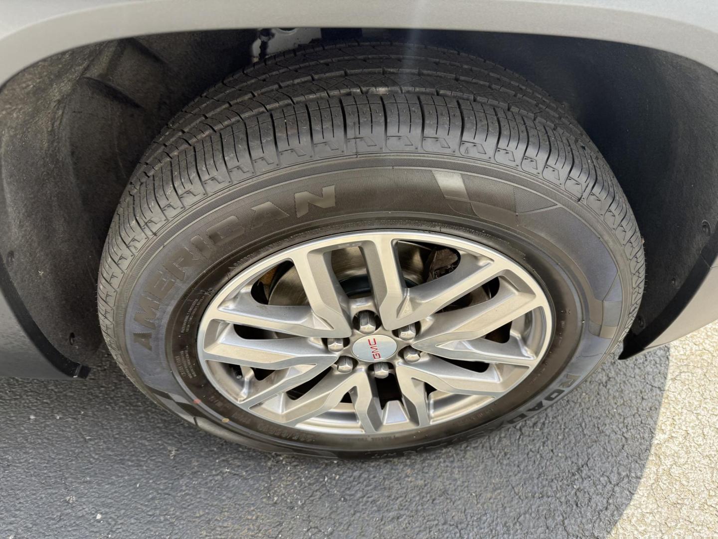 2019 White GMC Acadia SLE-2 AWD (1GKKNSLSXKZ) with an 3.6L V6 DOHC 24V engine, 6A transmission, located at 8464 Route 219, Brockway, PA, 15824, (814) 265-1330, 41.226871, -78.780518 - Sharp, clean, and well equipped 2019 GMC Acadia SLE AWD with air condition, rear a/c, middle row captain chairs, power sunroof, factory wheels and much more. Serviced up and ready to go. This GMC suv and many other clean suv's located in Jefferson county. - Photo#21