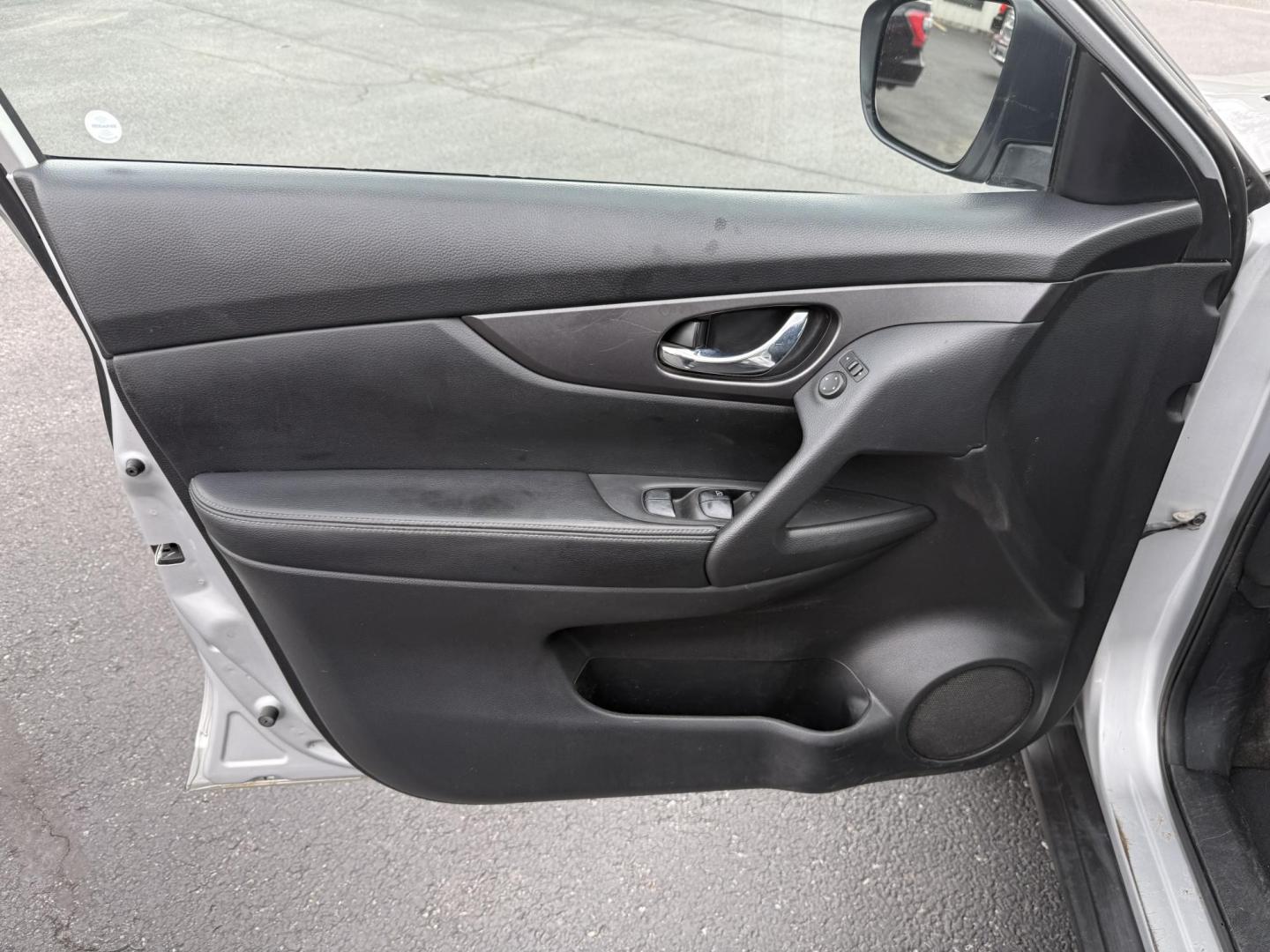2016 Silver Nissan Rogue S AWD (JN8AT2MV0GW) with an 2.5L L4 DOHC 16V engine, CVT transmission, located at 8464 Route 219, Brockway, PA, 15824, (814) 265-1330, 41.226871, -78.780518 - Fresh trade in and new inspection and serviced. Runs great with lots of equipment. Priced thousands below retail value. - Photo#4