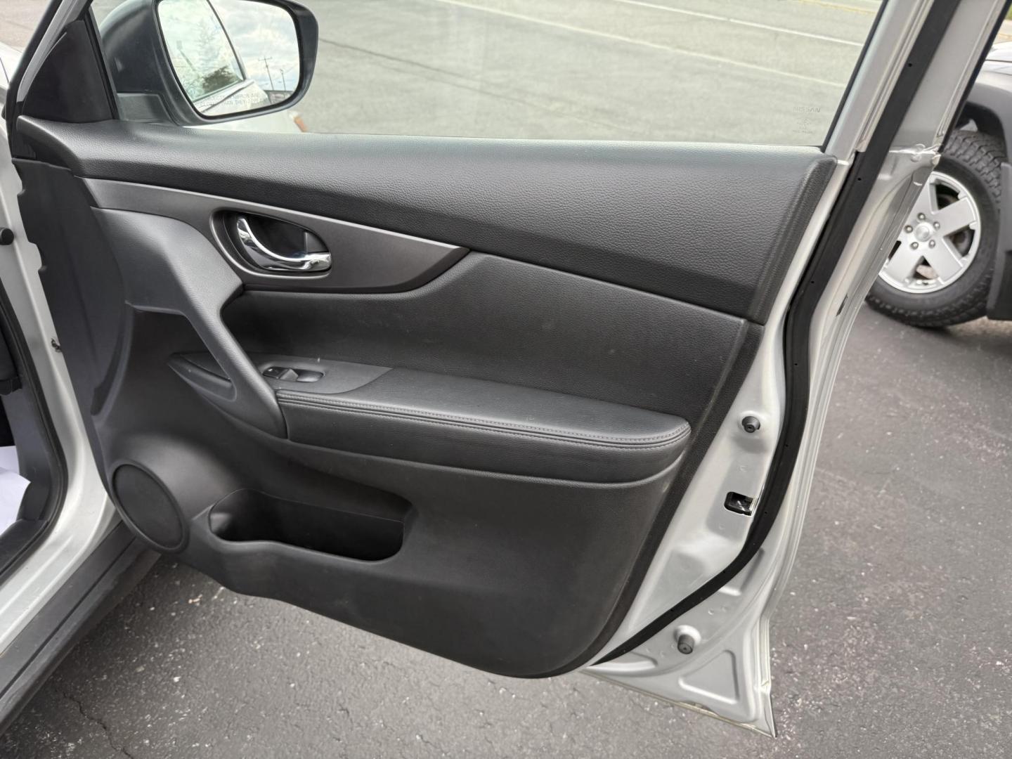 2016 Silver Nissan Rogue S AWD (JN8AT2MV0GW) with an 2.5L L4 DOHC 16V engine, CVT transmission, located at 8464 Route 219, Brockway, PA, 15824, (814) 265-1330, 41.226871, -78.780518 - Fresh trade in and new inspection and serviced. Runs great with lots of equipment. Priced thousands below retail value. - Photo#16