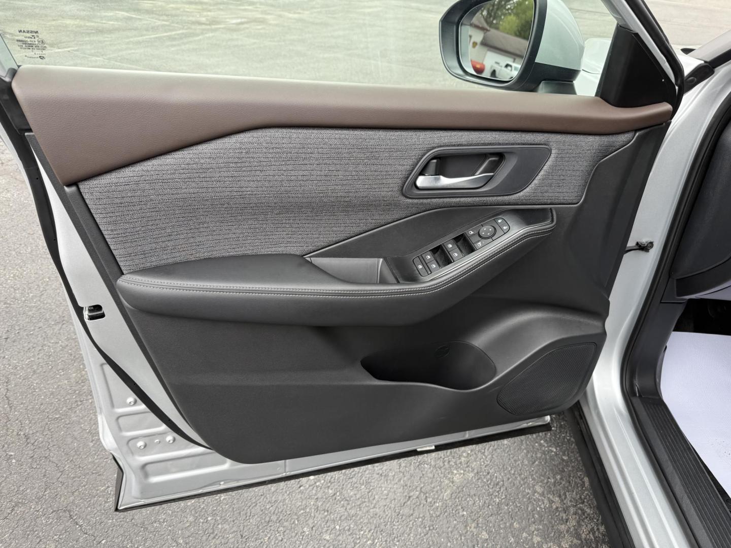 2023 Silver Nissan Rogue SV AWD (5N1BT3BB1PC) with an 2.5L L4 DOHC 16V engine, CVT transmission, located at 8464 Route 219, Brockway, PA, 15824, (814) 265-1330, 41.226871, -78.780518 - Very clean and well taken care of 2023 Nissan Rogue SV AWD with cloth interior, power seat, air condition, power windows and locks, factory wheels, and much more. ONLY 48000 miles on this 1-owner Rogue. Serviced up and comes with warranty. Stop in and see the Morelli boys today on this Nissan suv o - Photo#4