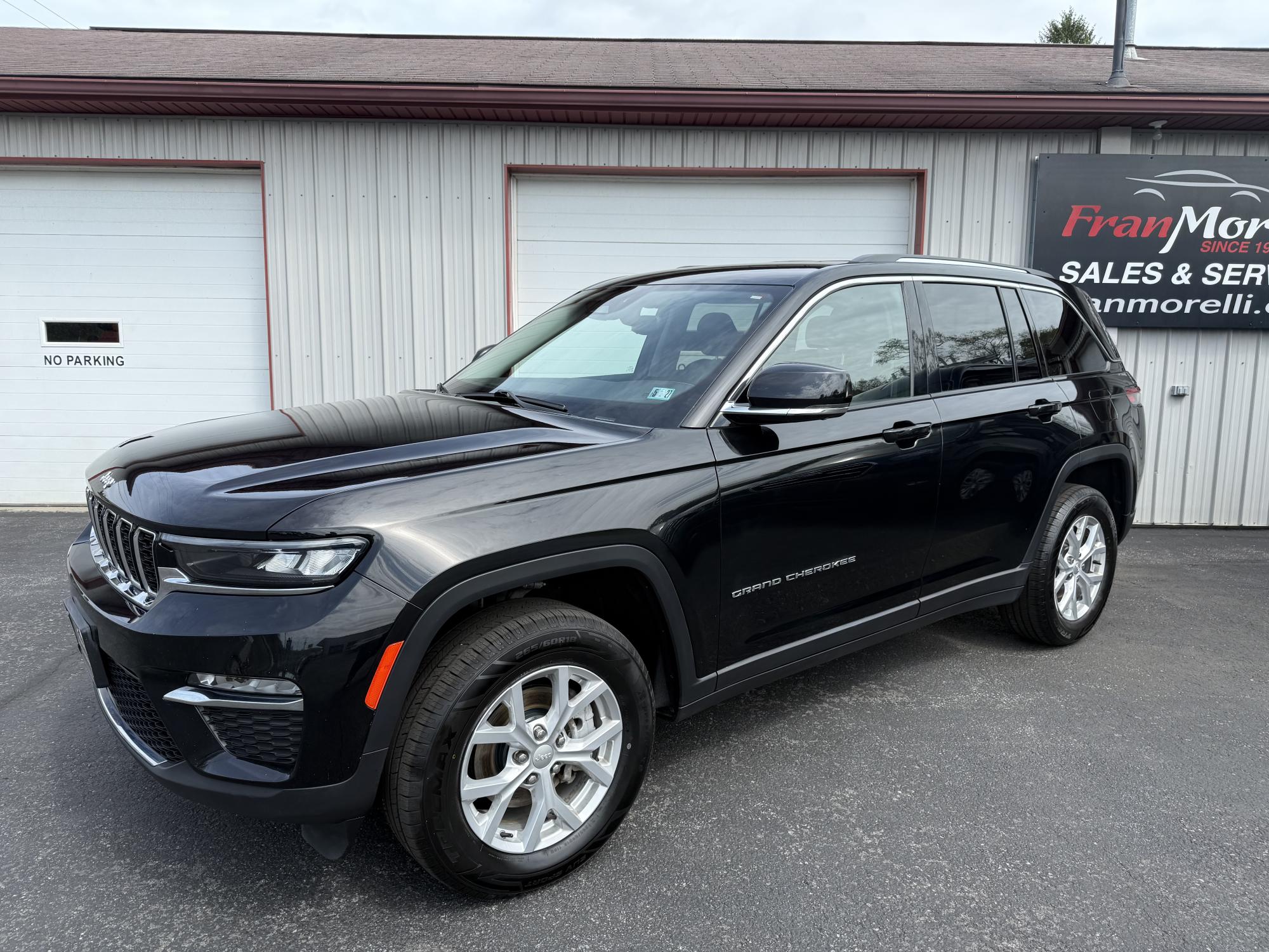 photo of 2023 Jeep Grand Cherokee Limited 4WD