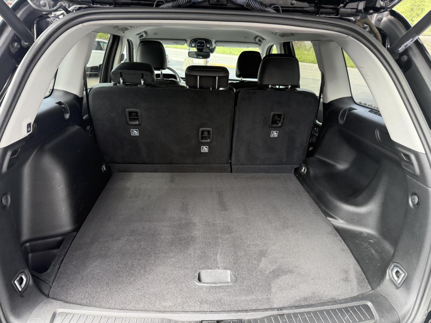 2023 Black Jeep Grand Cherokee Limited 4WD (1C4RJHBG2P8) with an 3.6L V6 DOHC 24V engine, 8A transmission, located at 8464 Route 219, Brockway, PA, 15824, (814) 265-1330, 41.226871, -78.780518 - Very clean, well taken care of 2023 Jeep Grand Cherokee Limited 4wd with V6, air condition, leather interior with power/heated front seats, navigation, factory wheels and much more. This Jeep suv has only 43000 miles, and is serviced up. Comes with remaining factory warranty. Priced well under retai - Photo#12