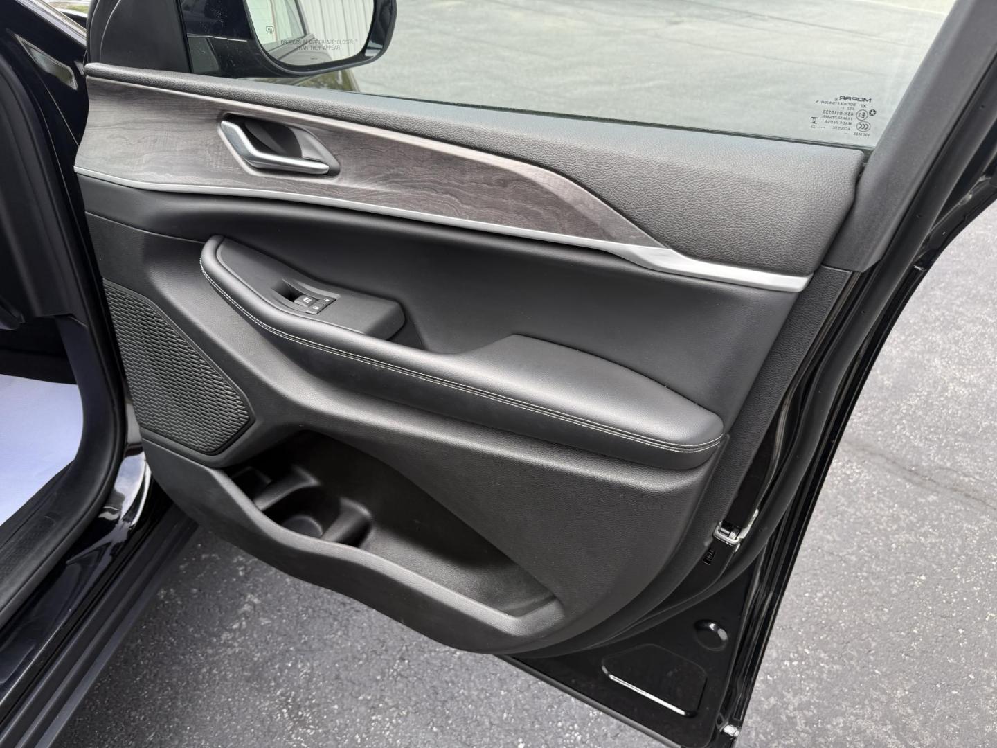 2023 Black Jeep Grand Cherokee Limited 4WD (1C4RJHBG2P8) with an 3.6L V6 DOHC 24V engine, 8A transmission, located at 8464 Route 219, Brockway, PA, 15824, (814) 265-1330, 41.226871, -78.780518 - Very clean, well taken care of 2023 Jeep Grand Cherokee Limited 4wd with V6, air condition, leather interior with power/heated front seats, navigation, factory wheels and much more. This Jeep suv has only 43000 miles, and is serviced up. Comes with remaining factory warranty. Priced well under retai - Photo#18