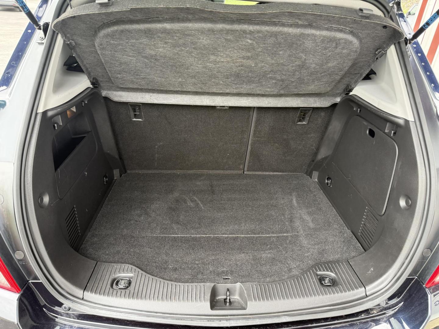 2022 Blue Chevrolet Trax LT AWD (KL7CJPSM4NB) with an 1.4L L4 DOHC 16V engine, 6A transmission, located at 8464 Route 219, Brockway, PA, 15824, (814) 265-1330, 41.226871, -78.780518 - Very clean, well taken care of 2022 Chev Trax LT All wheel drive with air condition, power windows and locks, powerseat, factory wheels and much more. Serviced and ready to sell.- Photo#12