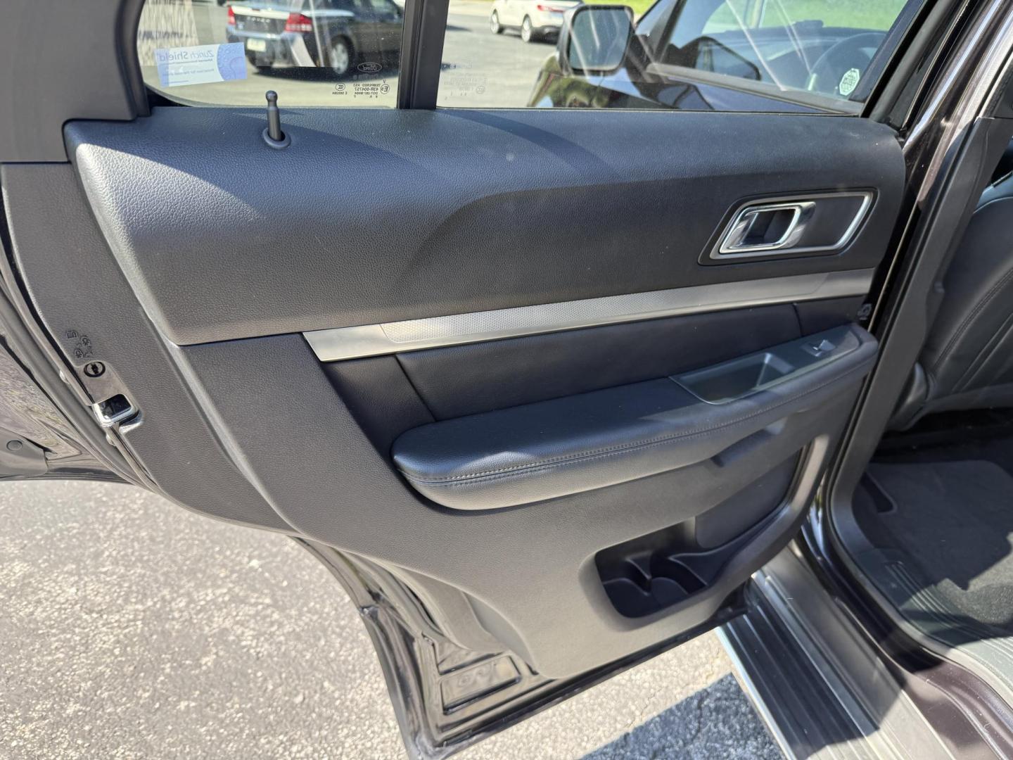 2019 Black Ford Explorer XLT 4WD (1FM5K8DH2KG) with an 2.3L L4 DOHC 16V engine, 6A transmission, located at 8464 Route 219, Brockway, PA, 15824, (814) 265-1330, 41.226871, -78.780518 - Good looking 1 owner 2019 Ford Explorer XLT with 4wheel drive, leather interior with front power/heated seats, 7 passenger with rear a/c, factory wheels and ONLY 74000 miles. This Ford suv is serviced and comes with a warranty. Great price on this Explorer so hurry in and see the Morelli family toda- Photo#7