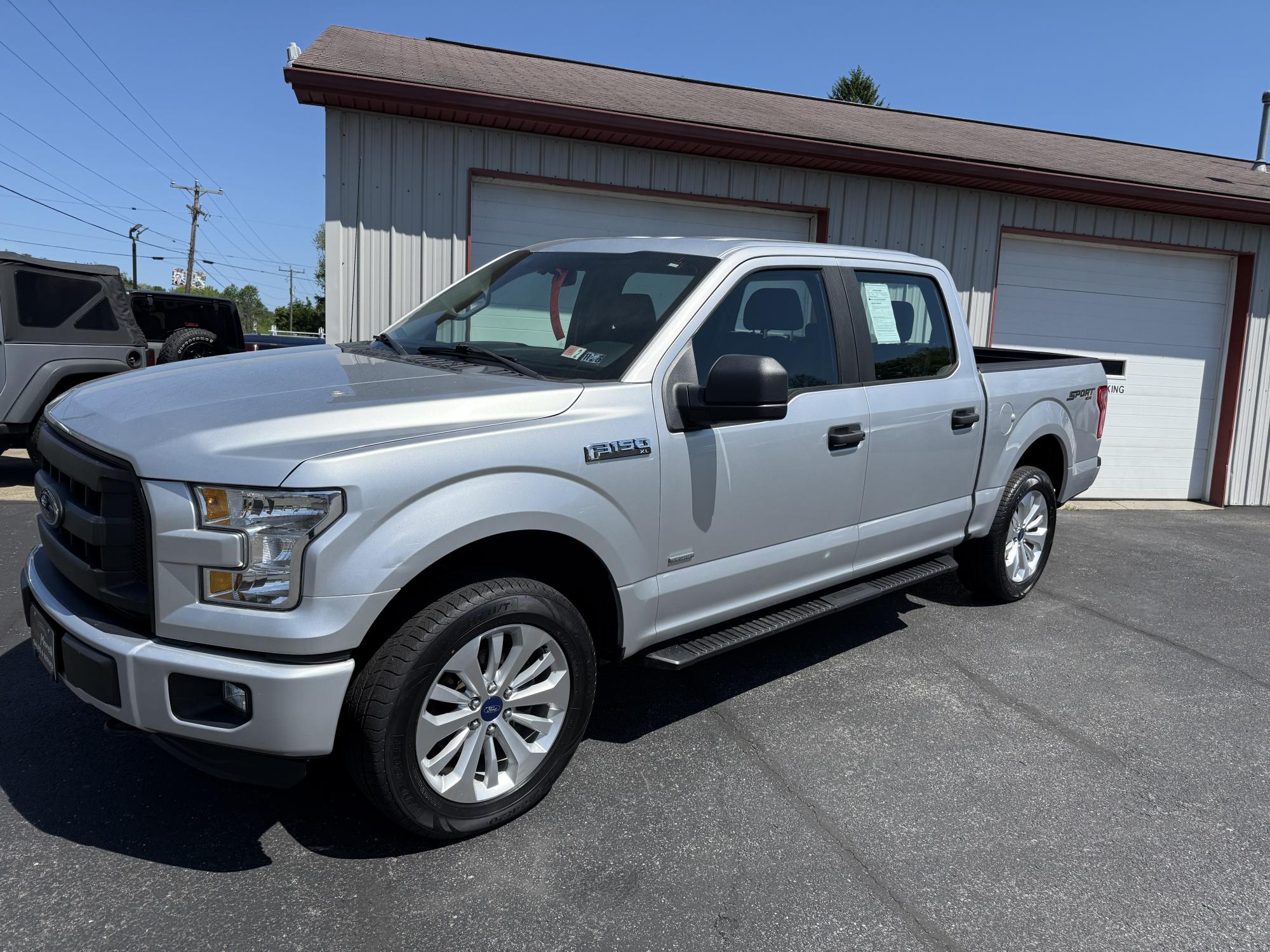 photo of 2016 Ford F-150 XLTSuperCrew 6.5-ft. Bed 4WD