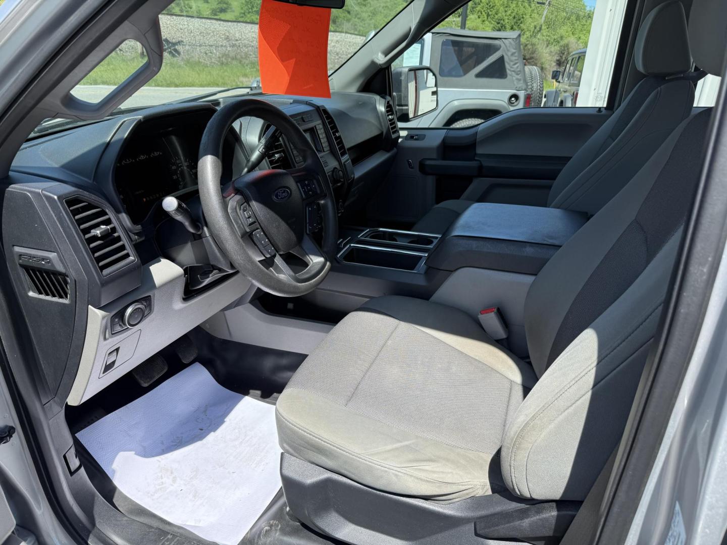 2016 Silver Ford F-150 XLT SuperCrew 6.5-ft. Bed 4WD (1FTEW1EP3GF) with an 2.7L V6 DOHC 24V engine, 6A transmission, located at 8464 Route 219, Brockway, PA, 15824, (814) 265-1330, 41.226871, -78.780518 - Clean, good looking 2016 Ford F150 Crew Cab XL with 4wheel drive, 2.7/Ecoboost, air condition, power windows and locks, and factory wheels. This Ford truck is serviced and ready to go.- Photo#3