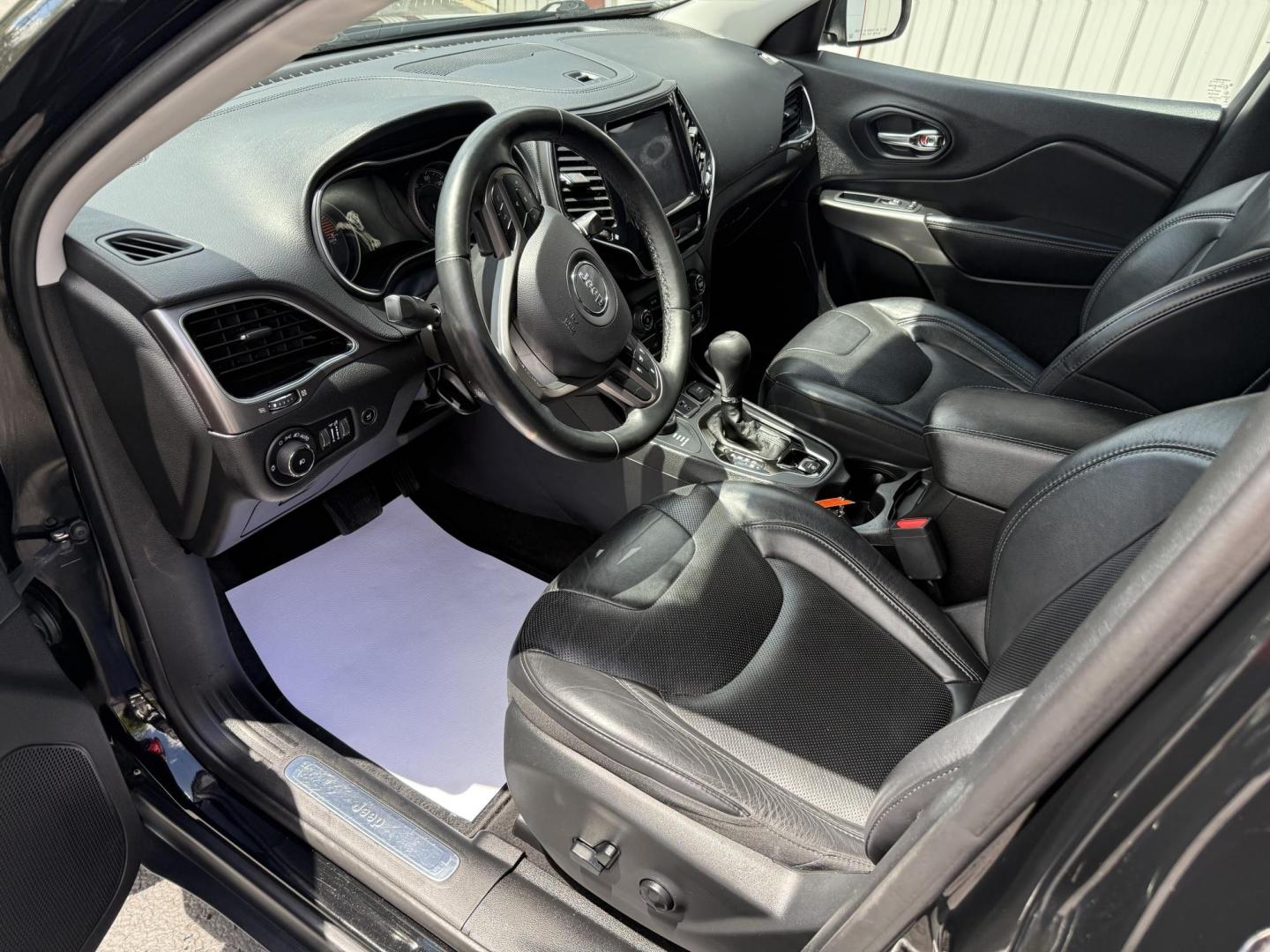 2019 Black Jeep Cherokee Limited 4WD (1C4PJMDX8KD) with an 3.2L V6 DOHC 24V engine, 9A transmission, located at 8464 Route 219, Brockway, PA, 15824, (814) 265-1330, 41.226871, -78.780518 - Clean, sharp looking 2019 Jeep Cherokee Limited 4wd with v6, air condition, leather interior with power/heated front seats, factory wheels and much more. Serviced, Pa-inspected and comes with a warranty. Stop in our dealership, located in Jefferson county, Brockway Pa. - Photo#3