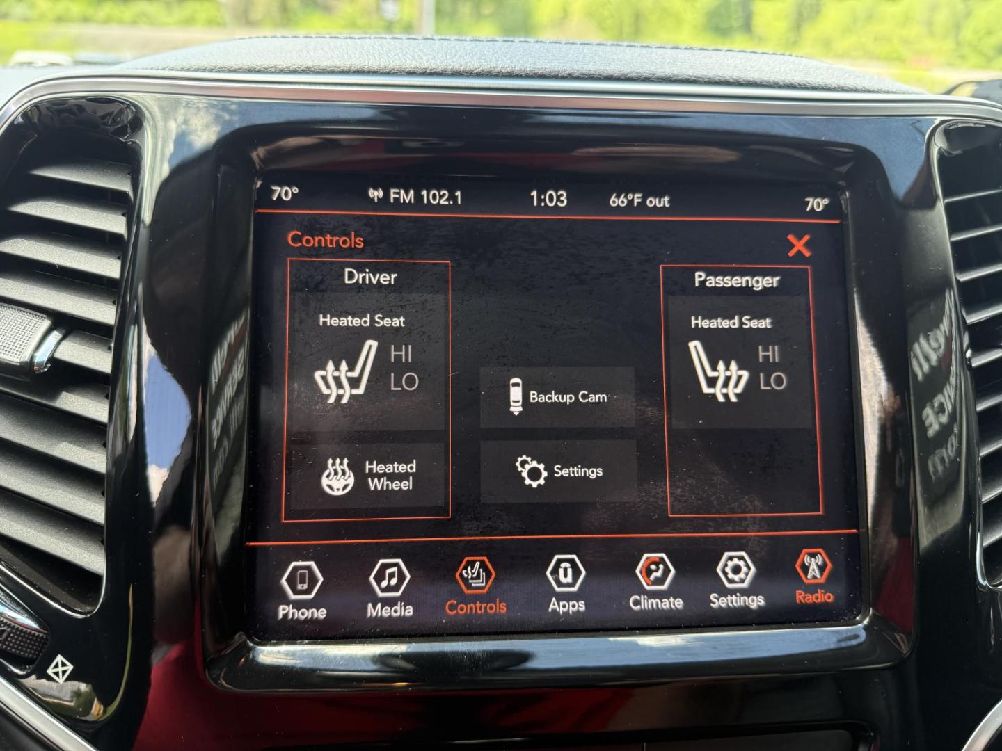 2019 Black Jeep Cherokee Limited 4WD (1C4PJMDX8KD) with an 3.2L V6 DOHC 24V engine, 9A transmission, located at 8464 Route 219, Brockway, PA, 15824, (814) 265-1330, 41.226871, -78.780518 - Clean, sharp looking 2019 Jeep Cherokee Limited 4wd with v6, air condition, leather interior with power/heated front seats, factory wheels and much more. Serviced, Pa-inspected and comes with a warranty. Stop in our dealership, located in Jefferson county, Brockway Pa. - Photo#6