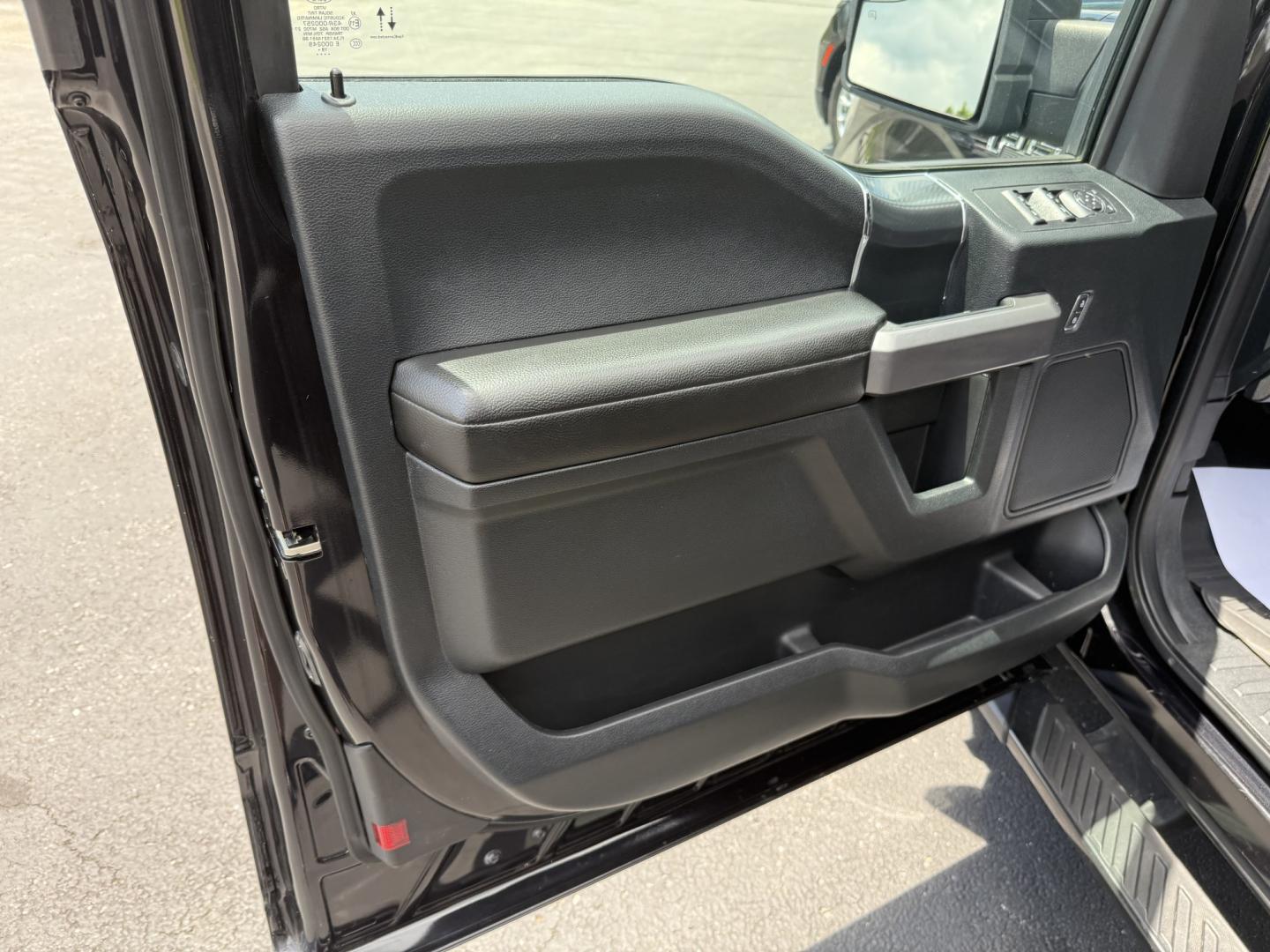 2020 Black Ford F-150 Lariat SuperCab 6.5-ft. 4WD (1FTFX1E55LK) with an 5.0L V8 OHV 16V engine, 6A transmission, located at 8464 Route 219, Brockway, PA, 15824, (814) 265-1330, 41.226871, -78.780518 - Hard to find truck, and we have the right one. 2020 Ford F150 Extended Cab with V8, air condition, power windows and locks, power/heated seats, factory hitch, and lots of extras. ONLY 82000 miles on this pre owned Ford truck. Serviced up with new inspection and priced under retail value. Stop and se- Photo#5