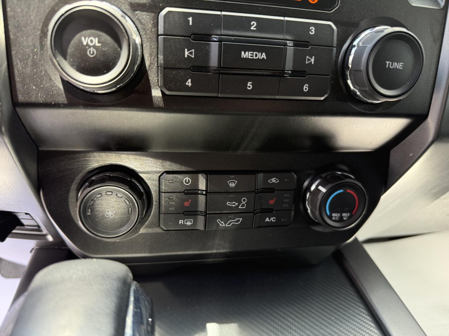 2020 Black Ford F-150 Lariat SuperCab 6.5-ft. 4WD (1FTFX1E55LK) with an 5.0L V8 OHV 16V engine, 6A transmission, located at 8464 Route 219, Brockway, PA, 15824, (814) 265-1330, 41.226871, -78.780518 - Hard to find truck, and we have the right one. 2020 Ford F150 Extended Cab with V8, air condition, power windows and locks, power/heated seats, factory hitch, and lots of extras. ONLY 82000 miles on this pre owned Ford truck. Serviced up with new inspection and priced under retail value. Stop and se- Photo#9
