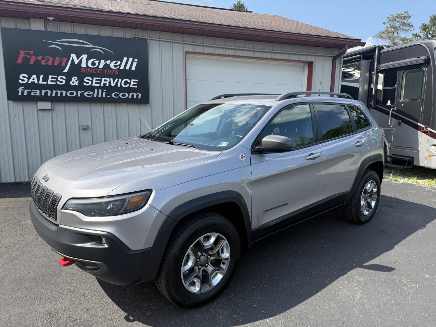 2019 Gray Jeep Cherokee Trailhawk 4WD (1C4PJMBX9KD) with an 3.2L V6 DOHC 24V engine, 9A transmission, located at 8464 Route 219, Brockway, PA, 15824, (814) 265-1330, 41.226871, -78.780518 - Sharp looking 2019 Jeep Cherokee Trailhawk 4wd with cloth interior, air condition, power windows and locks, Powerful V6, and much more. This Jeep is serviced with new inspection and ready to roll. Stop in at Fran's and check this Jeep out and the many other clean vehicles, selling vehicles for 50 ye- Photo#0