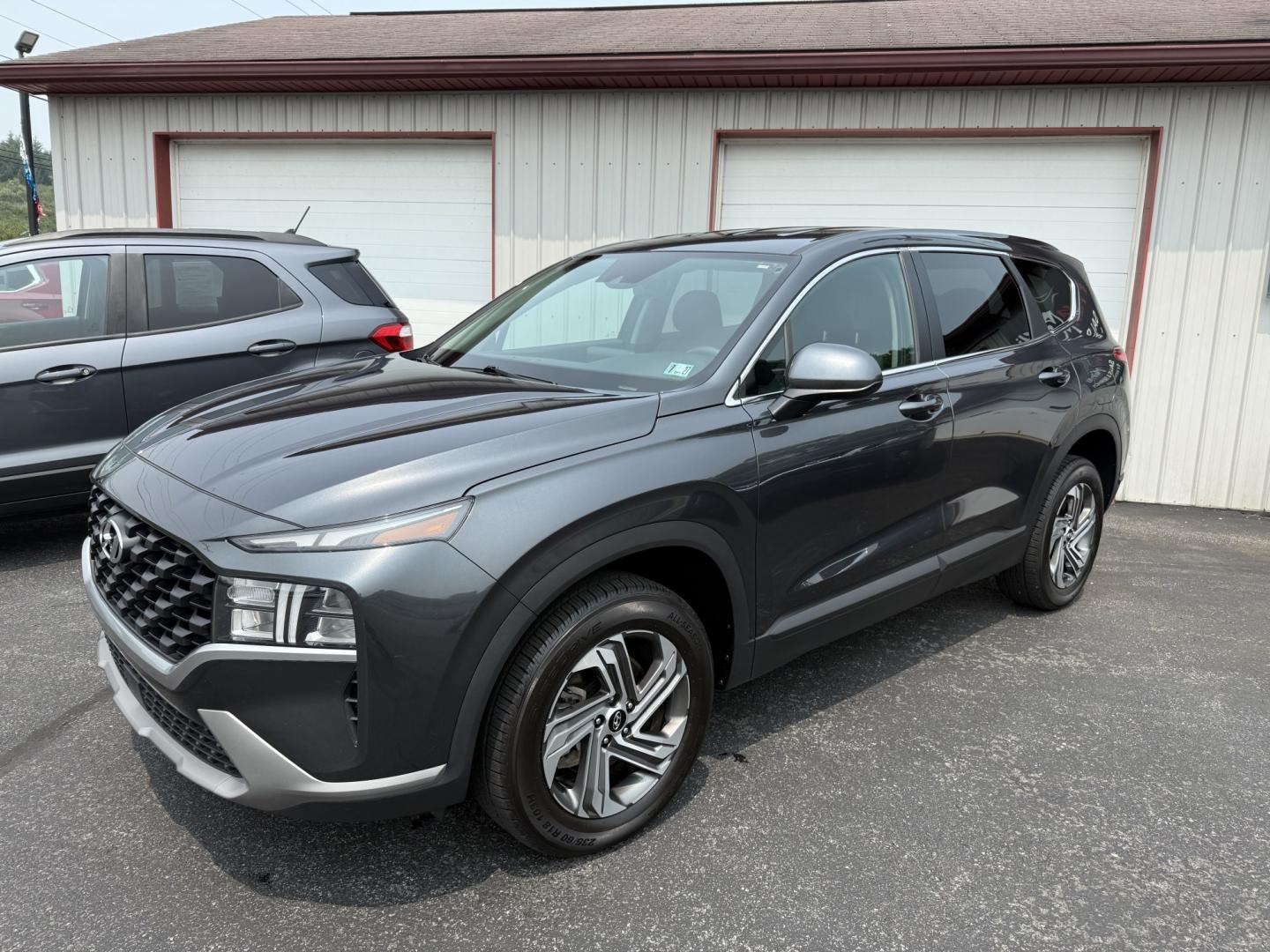 2023 Gray Hyundai Santa Fe SE AWD (5NMS1DAJ9PH) with an 2.5L L4 DOHC 16V engine, 6A transmission, located at 8464 Route 219, Brockway, PA, 15824, (814) 265-1330, 41.226871, -78.780518 - Very clean and well taken care of 2023 Hyundai Santa Fe AWD with cloth interior, air condition, power windows and locks, factory wheels, ONLY 45000 miles, and priced to sell. This Hyundai suv is serviced, Pa-inspected, and comes with a warranty.- Photo#0
