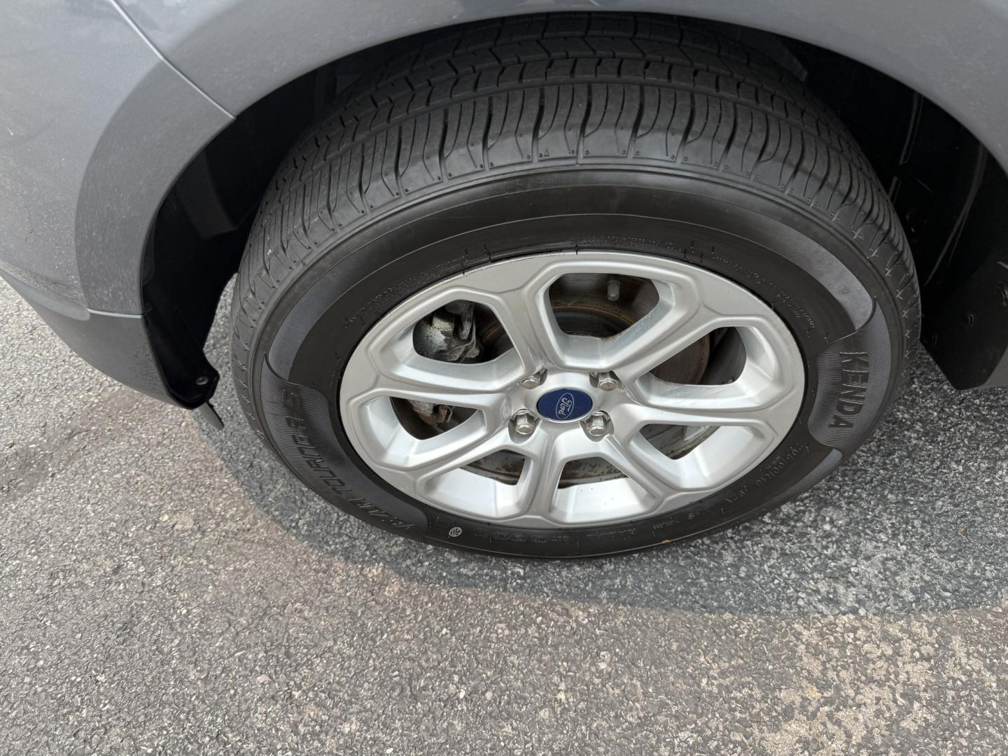 2020 Gray Ford EcoSport SE AWD (MAJ6S3GL8LC) with an 2.0L L4 DOHC 16V engine, 6A transmission, located at 8464 Route 219, Brockway, PA, 15824, (814) 265-1330, 41.226871, -78.780518 - Very nice, clean, and well taken care of 2020 Ford Ecosport Se 4wd with air condition, power seat, navigation, sunroof, factory wheels and ONLY 31000 miles. This Ford suv is serviced up and comes with a warranty. Great price, so hurry in and see the Morelli boys today on this. Located in Jefferson C- Photo#1