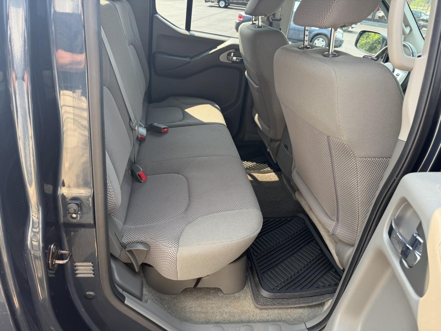 2015 Blue Nissan Frontier SL Crew Cab 5AT 4WD (1N6AD0EV2FN) with an 4.0L V6 DOHC 24V engine, 5-Speed Automatic transmission, located at 8464 Route 219, Brockway, PA, 15824, (814) 265-1330, 41.226871, -78.780518 - MUST SEE 2015 NISSAN FRONTIER CREW CAB 4WD with air condition, power windows and locks, factory wheels, bed liner, rear slider and much more. ONLY 48000 miles on this pre owned Nissan truck. Serviced up and ready to go.- Photo#11