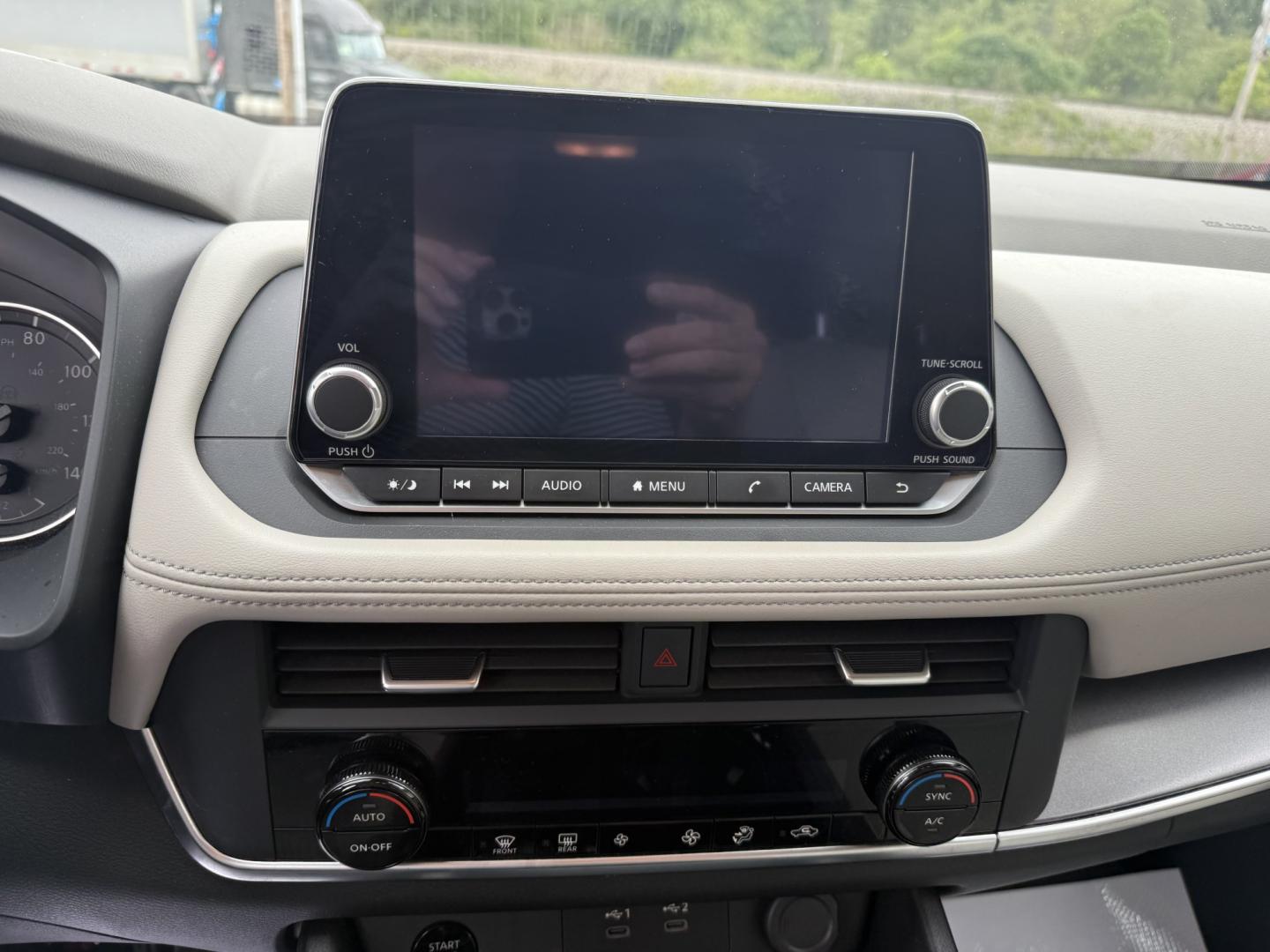 2024 Black Nissan Rogue SV AWD (JN8BT3BBXRW) with an 2.5L L4 DOHC 16V engine, CVT transmission, located at 8464 Route 219, Brockway, PA, 15824, (814) 265-1330, 41.226871, -78.780518 - Super clean, well taken care of 2024 Nissan Rogue SV AWD with cloth interior, power driver's seat, air condition, power windows and locks, factory alloy wheels and ONLY 39000 miles...This Nissan suv is a 1-owner that comes with remaining factory warranty and is serviced up. Priced under retail value- Photo#5