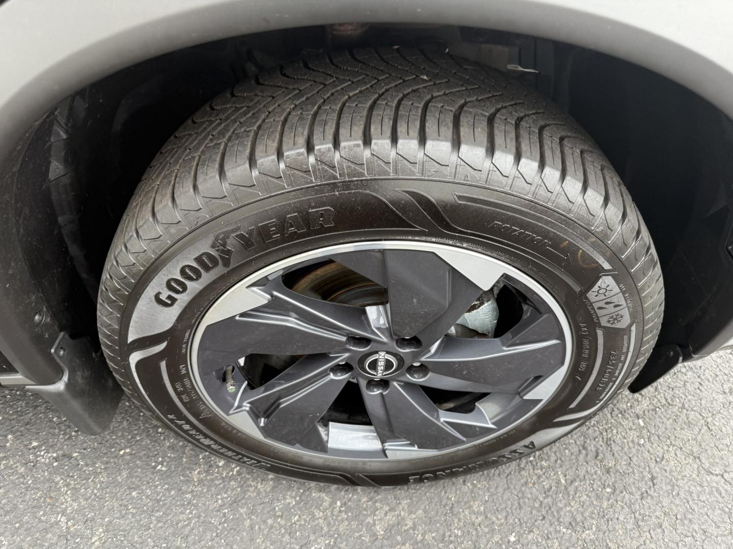 2024 Black Nissan Rogue SV AWD (JN8BT3BBXRW) with an 2.5L L4 DOHC 16V engine, CVT transmission, located at 8464 Route 219, Brockway, PA, 15824, (814) 265-1330, 41.226871, -78.780518 - Super clean, well taken care of 2024 Nissan Rogue SV AWD with cloth interior, power driver's seat, air condition, power windows and locks, factory alloy wheels and ONLY 39000 miles...This Nissan suv is a 1-owner that comes with remaining factory warranty and is serviced up. Priced under retail value- Photo#19