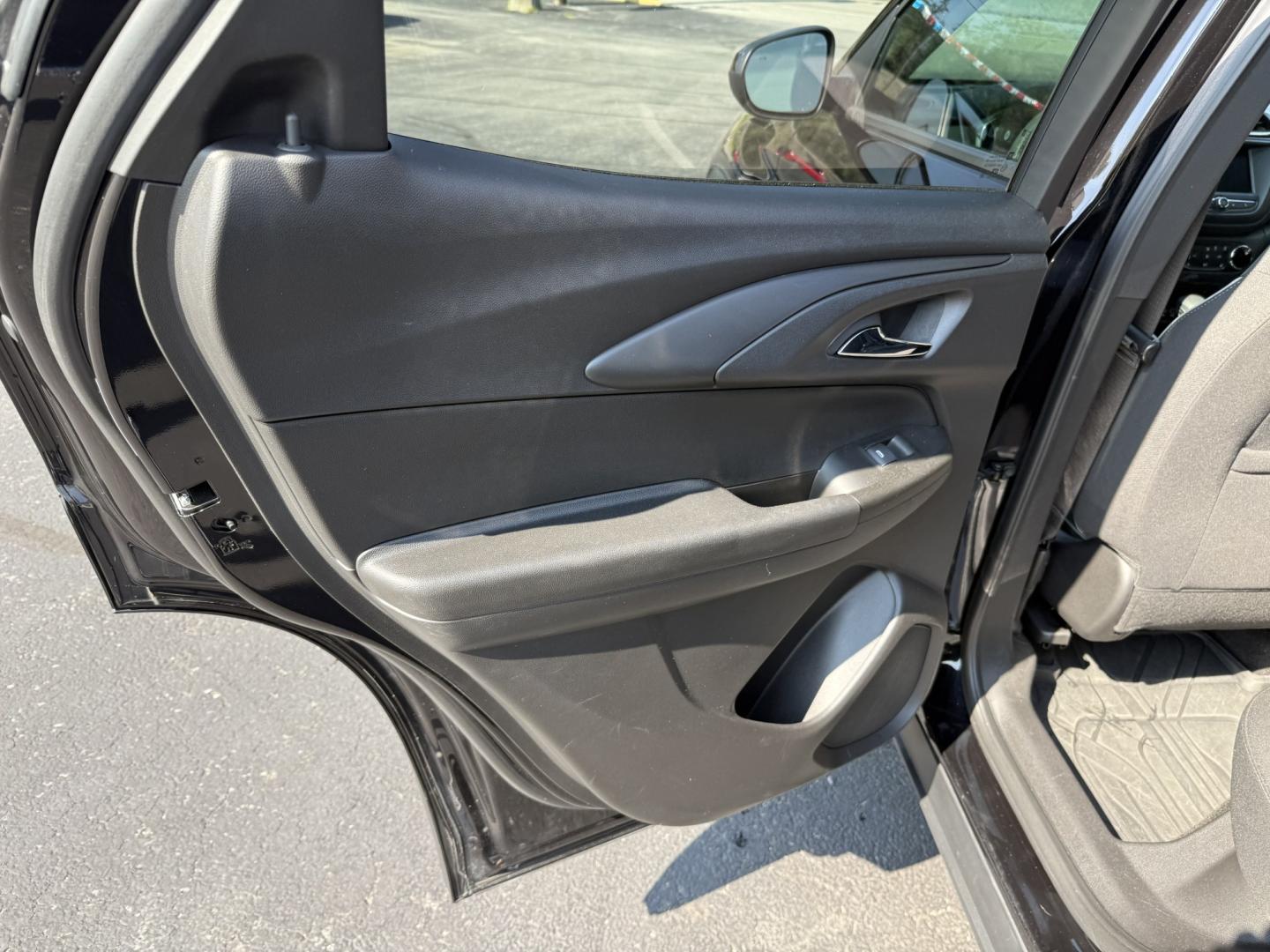 2021 Black Chevrolet Trailblazer LT AWD (KL79MRSL9MB) with an 1.3L L3 DOHC 12V engine, 9A transmission, located at 8464 Route 219, Brockway, PA, 15824, (814) 265-1330, 41.226871, -78.780518 - Good looking and well equipped. Stop in and see this 2021 Chev Trailblazer LT AWD with power seat, heated front seats, cloth interior, air condition, and much much more. This Chevy suv is serviced with new tires and comes with a 12 month/12000 mile warranty. Stop in and see the Morelli boys today, s- Photo#8