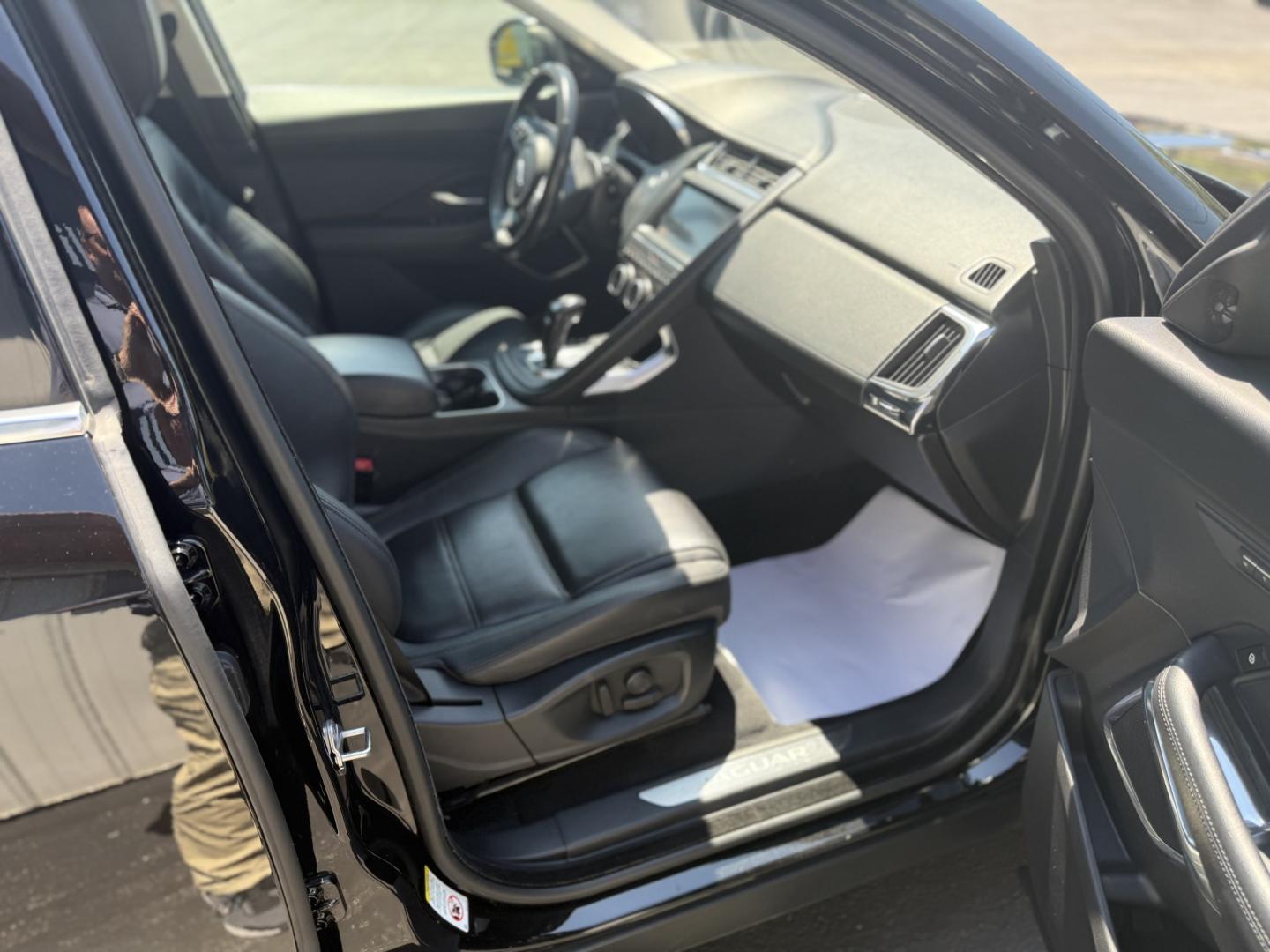 2018 Black Jaguar E-Pace SE (SADFP2FX7J1) with an 2.0L L4 DOHC 16V engine, 9A transmission, located at 8464 Route 219, Brockway, PA, 15824, (814) 265-1330, 41.226871, -78.780518 - Hard to find vehicle and we have the right one...stop in and check out this 208 Jaguar E-pace awd with leather interior, sun light glass in the roof, power/heated seats and ONLY 67000 miles. This Jag is in very nice condition, and serviced up. New brakes and Pa-Inspected. Priced to sell, hurry in th- Photo#14