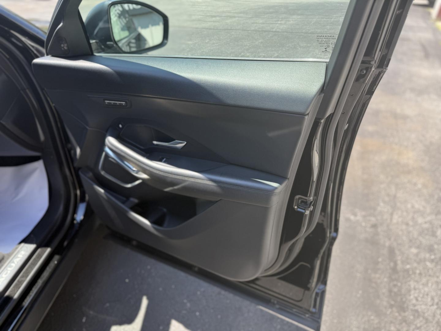 2018 Black Jaguar E-Pace SE (SADFP2FX7J1) with an 2.0L L4 DOHC 16V engine, 9A transmission, located at 8464 Route 219, Brockway, PA, 15824, (814) 265-1330, 41.226871, -78.780518 - Hard to find vehicle and we have the right one...stop in and check out this 208 Jaguar E-pace awd with leather interior, sun light glass in the roof, power/heated seats and ONLY 67000 miles. This Jag is in very nice condition, and serviced up. New brakes and Pa-Inspected. Priced to sell, hurry in th- Photo#15