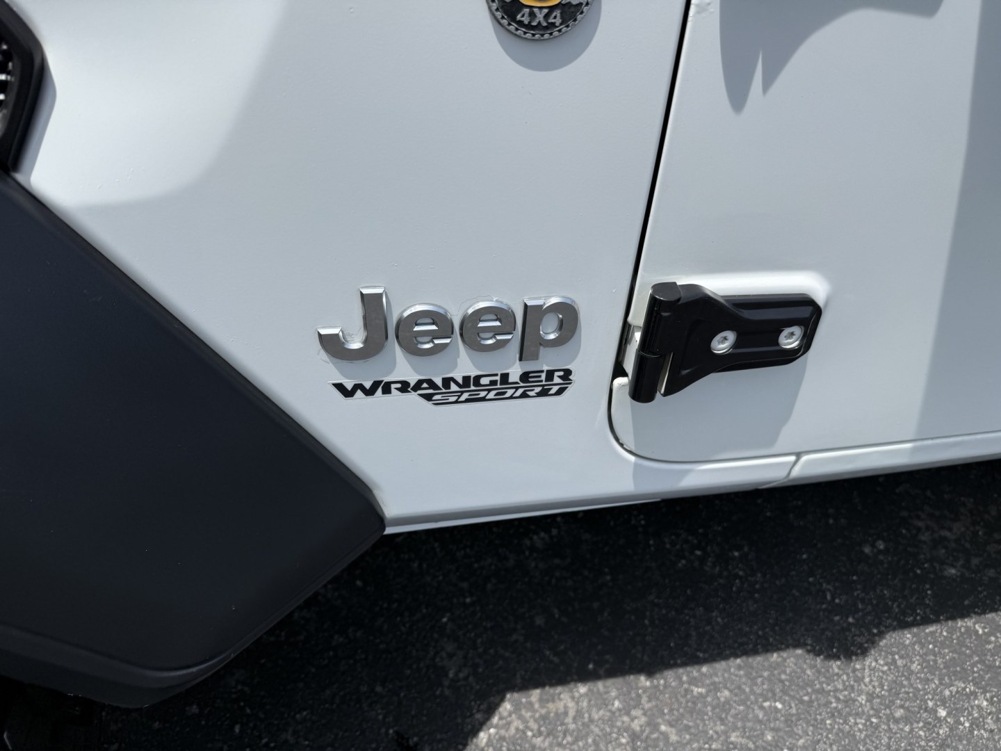 2018 White Jeep Wrangler JK Sport 4WD (1C4GJXAG8JW) with an 3.6L V6 DOHC 24V FFV engine, 6SP transmission, located at 8464 Route 219, Brockway, PA, 15824, (814) 265-1330, 41.226871, -78.780518 - Good looking pre owned 2018 Jeep Wrangler Sport package lifted with a V6, air condition, power windows and locks, hard top and much more. 92,000 miles on this Jeep, which is serviced up and ready to go.- Photo#2