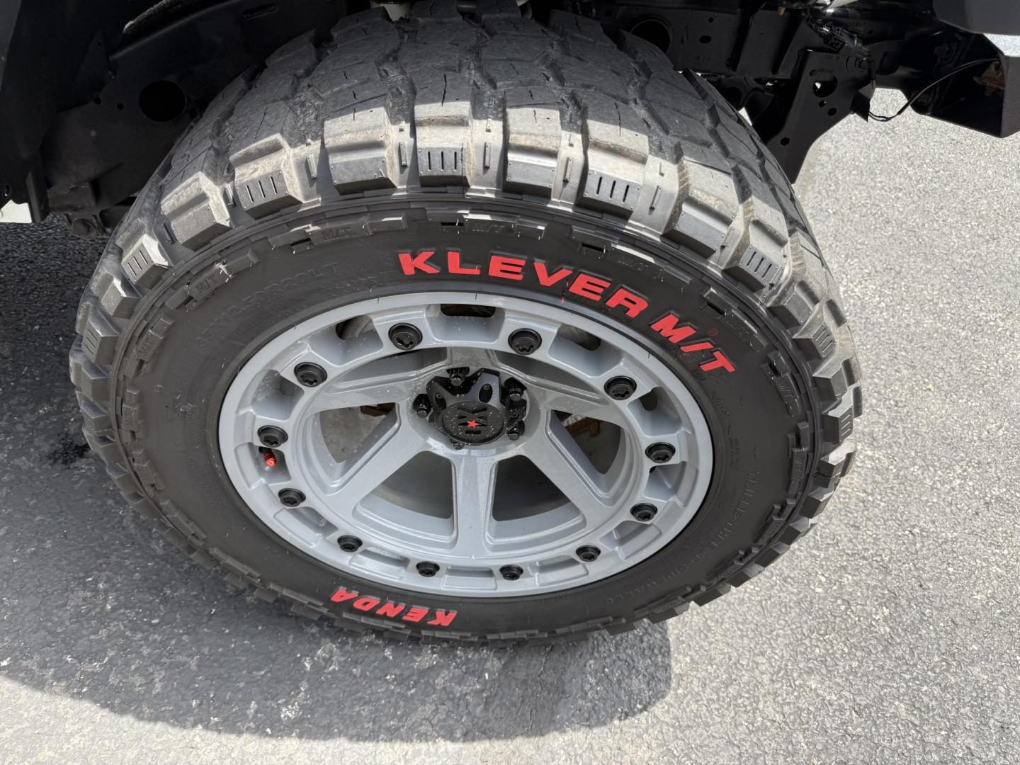 2018 White Jeep Wrangler JK Sport 4WD (1C4GJXAG8JW) with an 3.6L V6 DOHC 24V FFV engine, 6SP transmission, located at 8464 Route 219, Brockway, PA, 15824, (814) 265-1330, 41.226871, -78.780518 - Good looking pre owned 2018 Jeep Wrangler Sport package lifted with a V6, air condition, power windows and locks, hard top and much more. 92,000 miles on this Jeep, which is serviced up and ready to go.- Photo#12