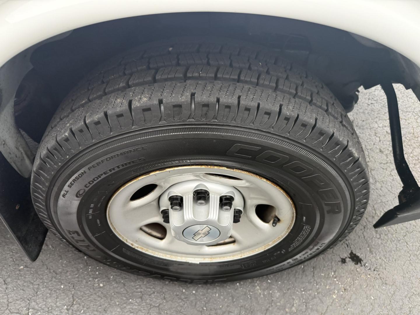 2019 White Chevrolet Express 2500 Cargo (1GCWGAFP3K1) with an 4.3L V6 engine, 6A transmission, located at 8464 Route 219, Brockway, PA, 15824, (814) 265-1330, 41.226871, -78.780518 - Well taken care of 2019 Chev 2500 Cargo van. This Chevy is serviced up and priced well below book value.- Photo#14
