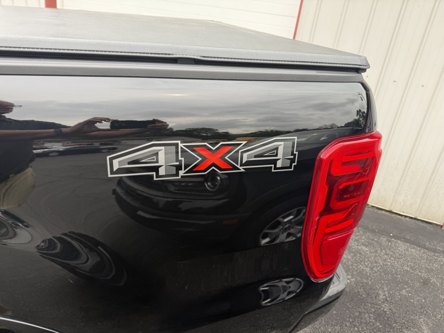 2019 Black Ford Ranger XL SuperCrew 4WD (1FTER4FH0KL) with an 2.3L L4 DOHC 16V engine, 10A transmission, located at 8464 Route 219, Brockway, PA, 15824, (814) 265-1330, 41.226871, -78.780518 - Hard to find truck and we have the right one...2019 Ford Ranger Crew XLT 4wd with air condition, power windows and locks, factory wheels, bed cover/liner and much more. This pre owned Ford truck is priced to sell, so hurry in and see the Morelli boys today.- Photo#10