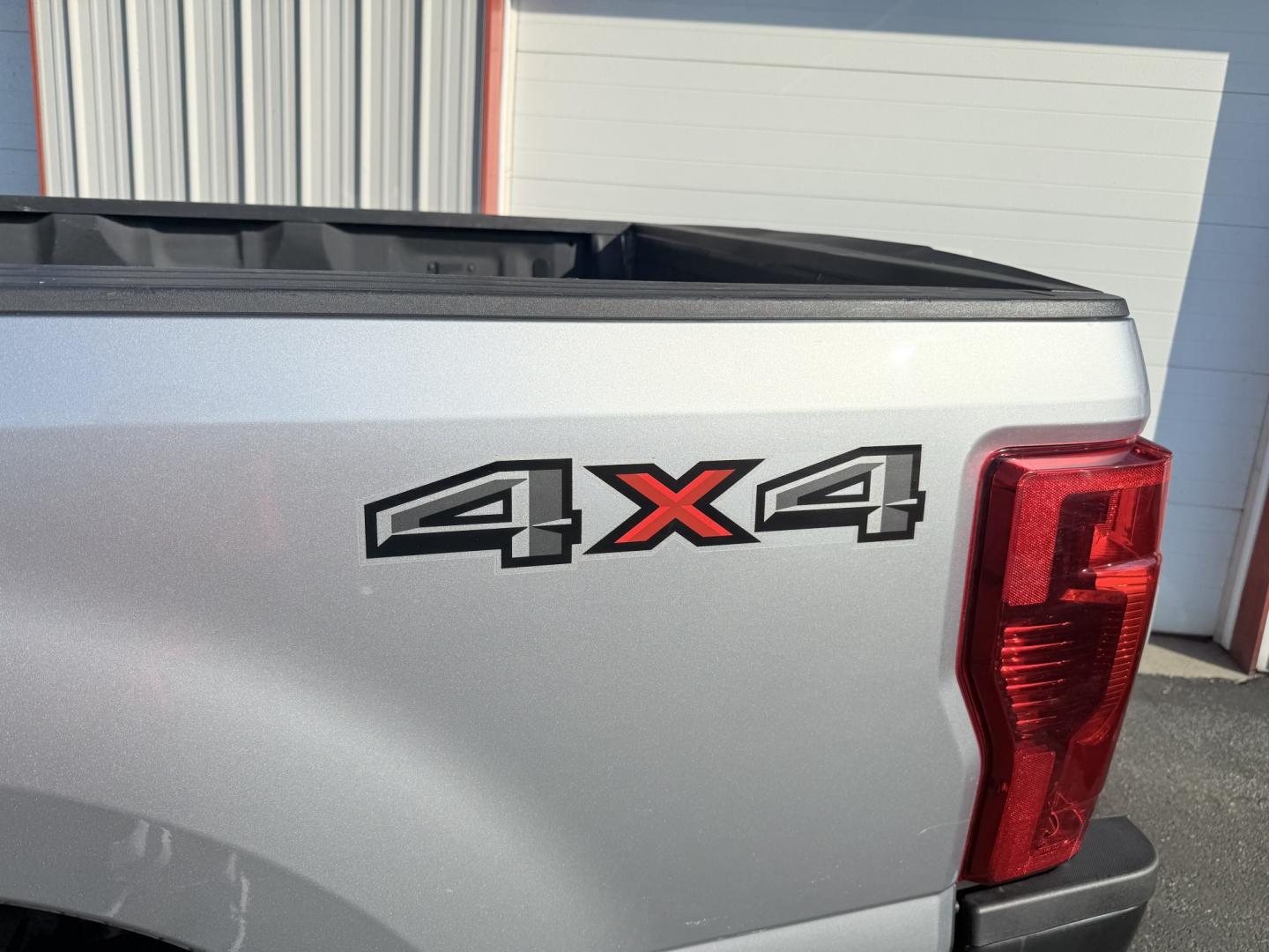 2021 Gray Ford F-250 SD XLT SuperCab Long Bed 4WD (1FT7X2B68ME) with an 6.2L V8 OHV 16V engine, 6A transmission, located at 8464 Route 219, Brockway, PA, 15824, (814) 265-1330, 41.226871, -78.780518 - Hard to find truck...and we have the right one.. 2021 Ford F250 Extended Cab 4wd with 6.2/V8, air condition, power windows and locks, and ONLY 35000 miles. This truck is priced well below retail value and ready to go. Stop in and see the Morelli boys, selling used vehicles for 50 years. Located in J- Photo#9