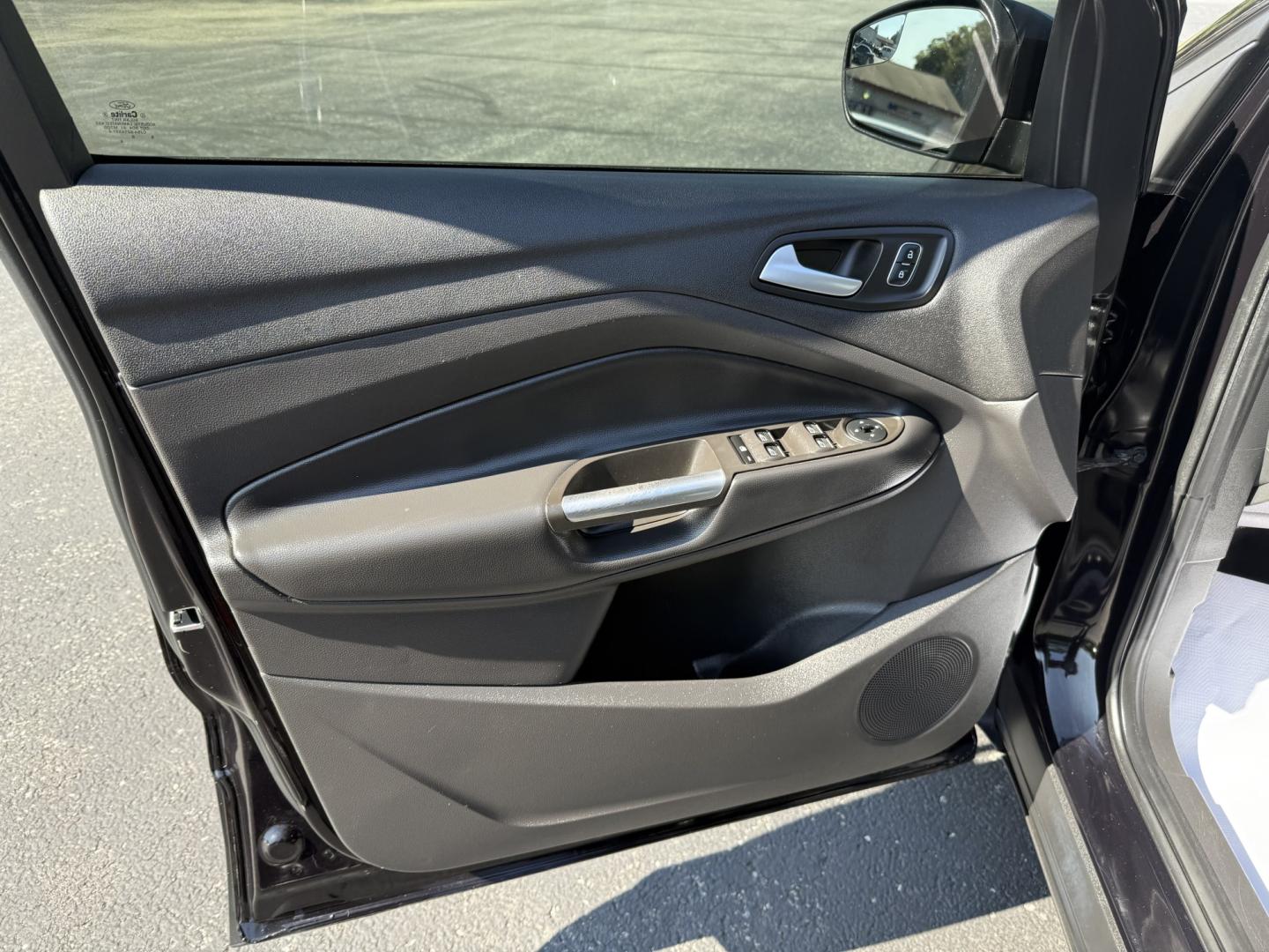 2019 Black Ford Escape SE 4WD (1FMCU9GD7KU) with an 1.5L L4 DOHC 16V engine, 6A transmission, located at 8464 Route 219, Brockway, PA, 15824, (814) 265-1330, 41.226871, -78.780518 - Very clean, sharp 2019 Ford Escape Se 4wd with air condition, power windows and locks, power/heated front seats, and much more. ONLY 84,000 miles. Priced to sell, hurry in this one won't last long. Stop in and see this Ford suv or one of the other many clean, suv's on the lot. Selling vehicles for 5- Photo#4