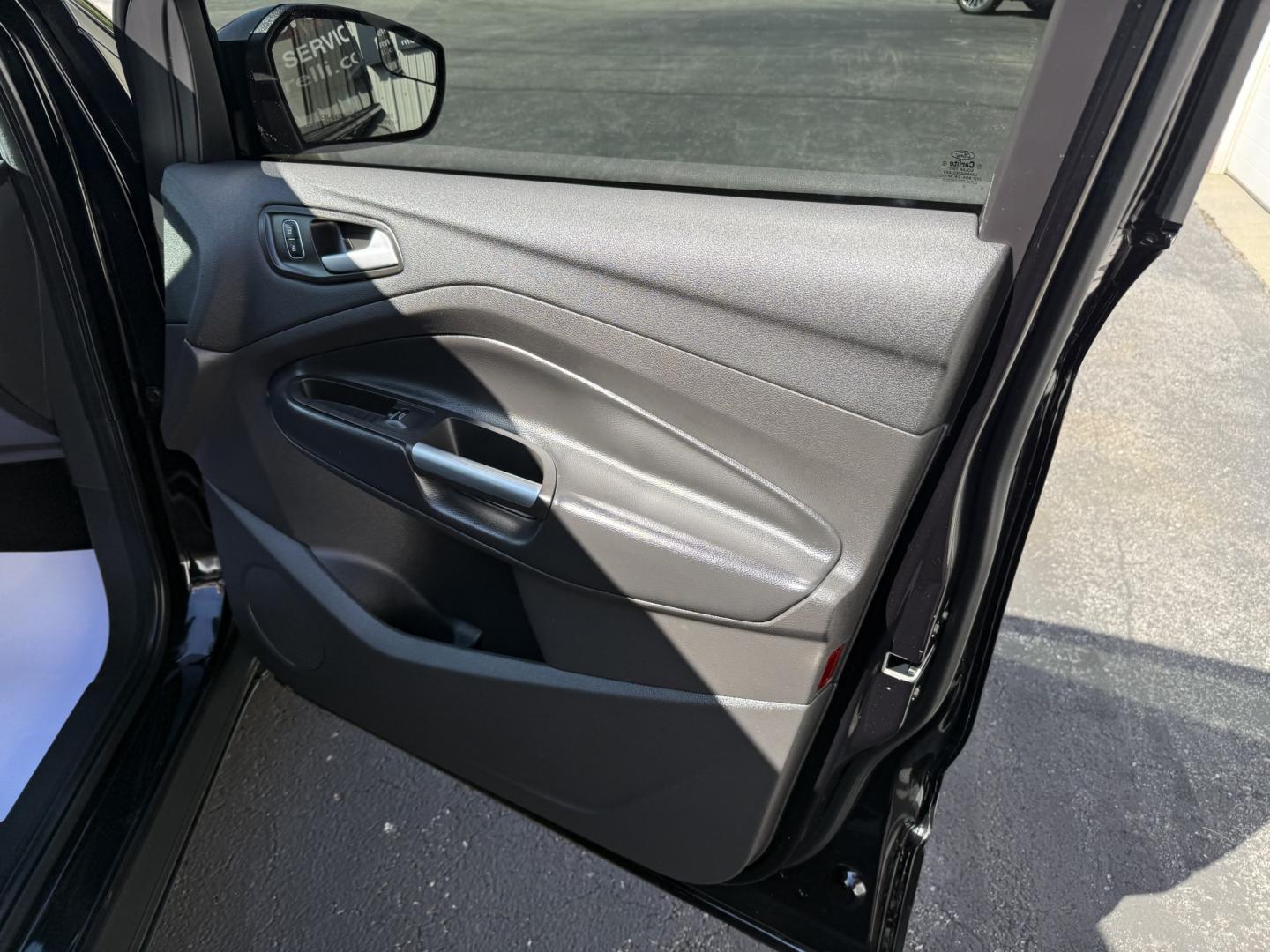 2019 Black Ford Escape SE 4WD (1FMCU9GD7KU) with an 1.5L L4 DOHC 16V engine, 6A transmission, located at 8464 Route 219, Brockway, PA, 15824, (814) 265-1330, 41.226871, -78.780518 - Very clean, sharp 2019 Ford Escape Se 4wd with air condition, power windows and locks, power/heated front seats, and much more. ONLY 84,000 miles. Priced to sell, hurry in this one won't last long. Stop in and see this Ford suv or one of the other many clean, suv's on the lot. Selling vehicles for 5- Photo#16