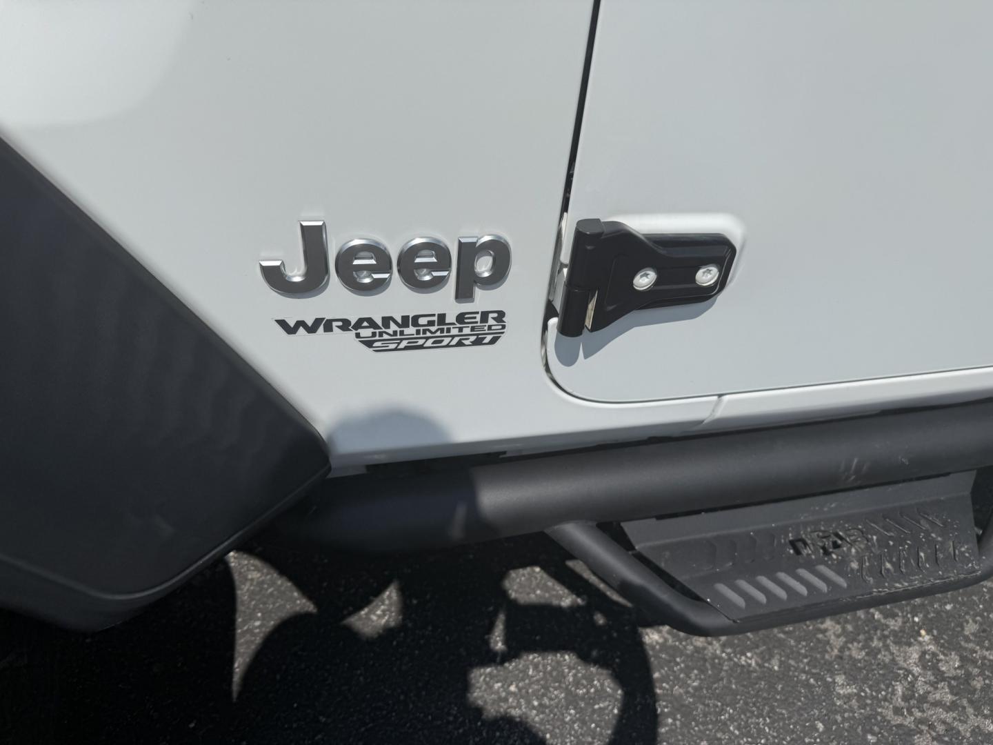 2018 White Jeep Wrangler JK Unlimited Sport (1C4HJXDG2JW) with an 3.6L V6 DOHC 24V FFV engine, 6A transmission, located at 8464 Route 219, Brockway, PA, 15824, (814) 265-1330, 41.226871, -78.780518- Photo#2