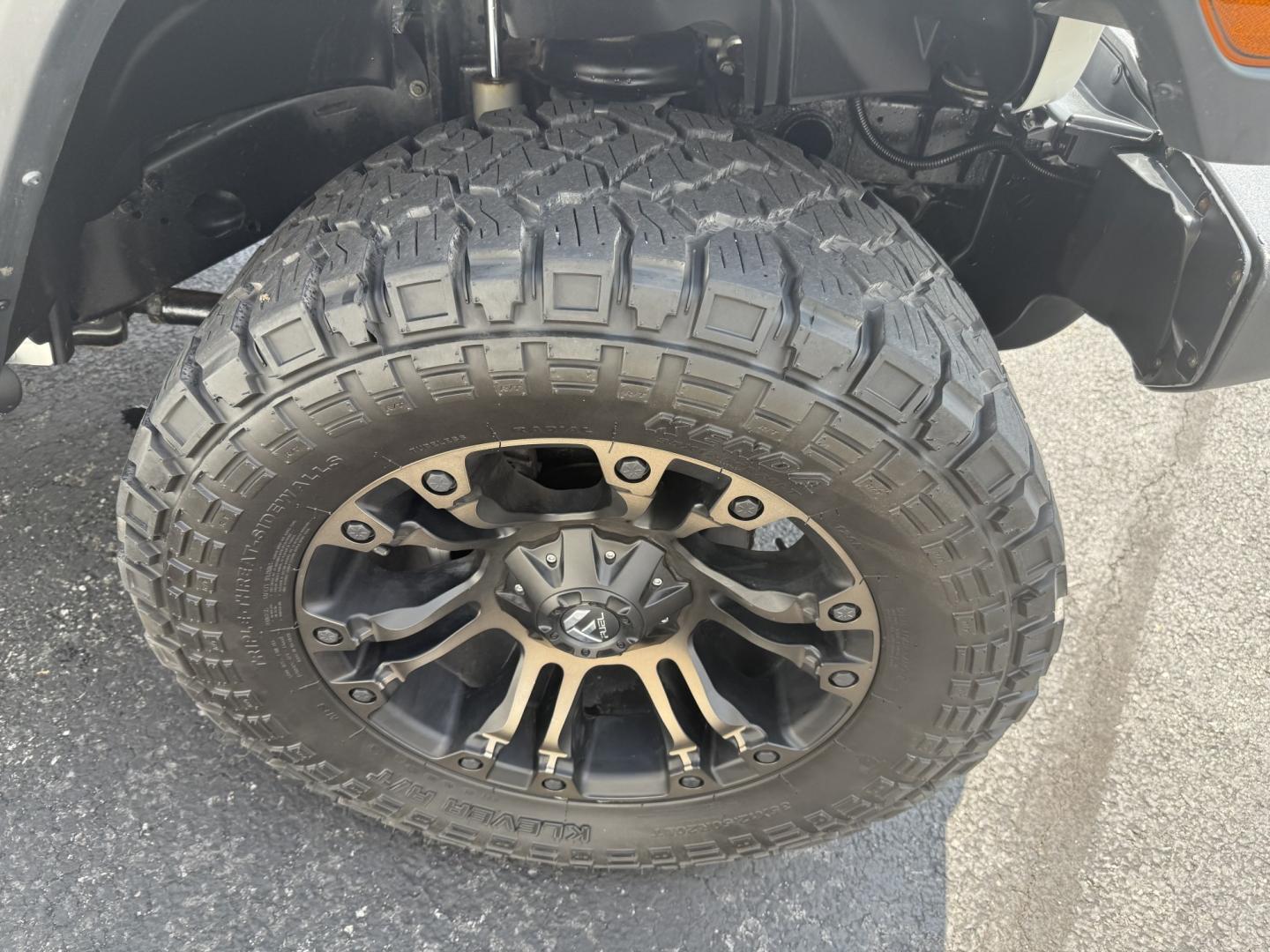 2018 White Jeep Wrangler JK Unlimited Sport (1C4HJXDG2JW) with an 3.6L V6 DOHC 24V FFV engine, 6A transmission, located at 8464 Route 219, Brockway, PA, 15824, (814) 265-1330, 41.226871, -78.780518- Photo#15