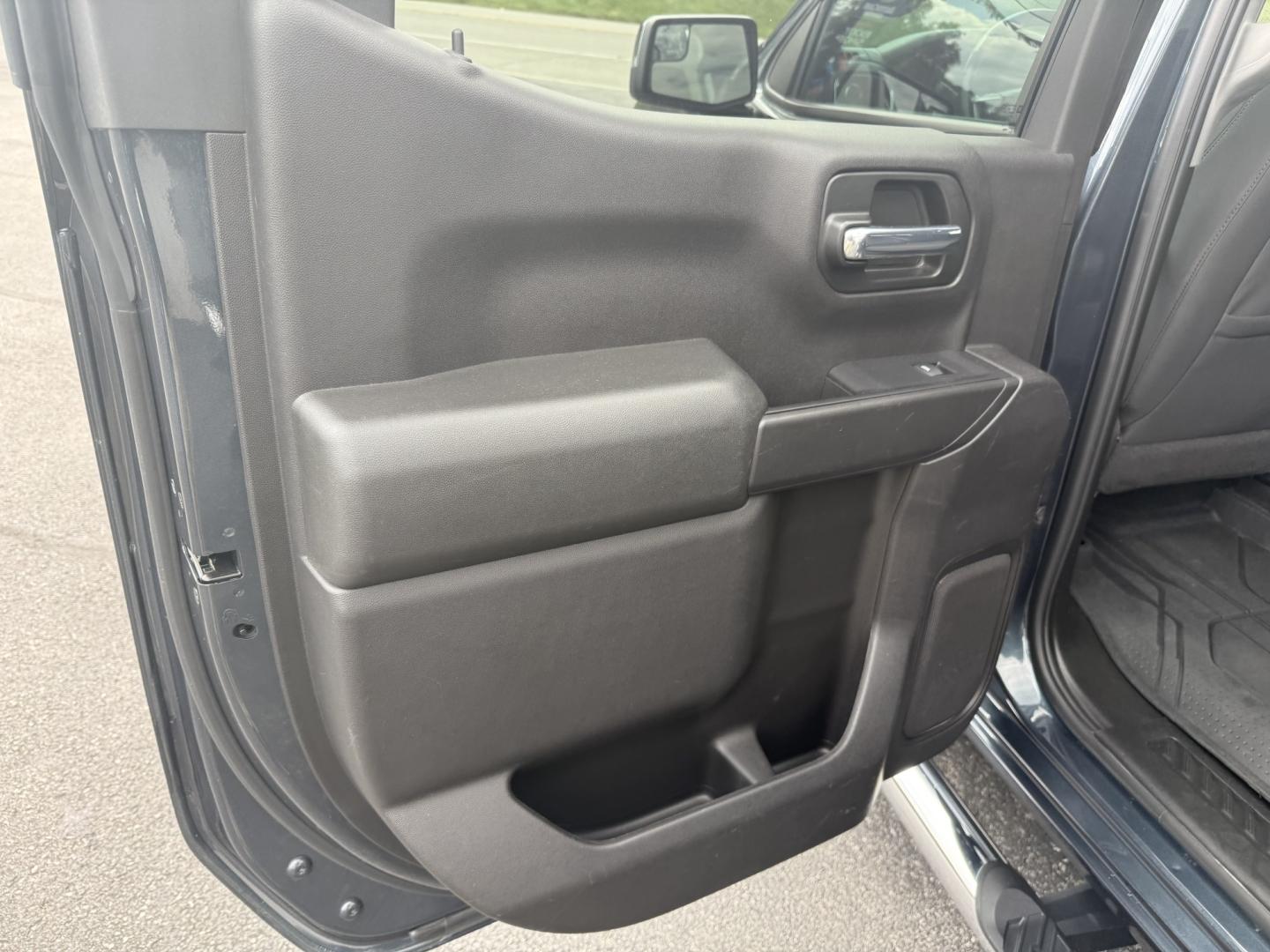 2020 Gray Chevrolet Silverado 1500 LT Crew Cab 4WD (3GCUYDED6LG) with an 5.3L V8 OHV 16V engine, 6A transmission, located at 8464 Route 219, Brockway, PA, 15824, (814) 265-1330, 41.226871, -78.780518- Photo#10