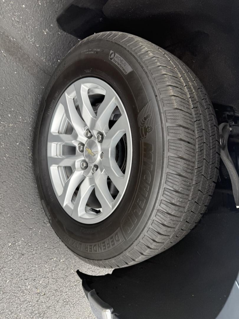 2020 Gray Chevrolet Silverado 1500 LT Crew Cab 4WD (3GCUYDED6LG) with an 5.3L V8 OHV 16V engine, 6A transmission, located at 8464 Route 219, Brockway, PA, 15824, (814) 265-1330, 41.226871, -78.780518- Photo#19