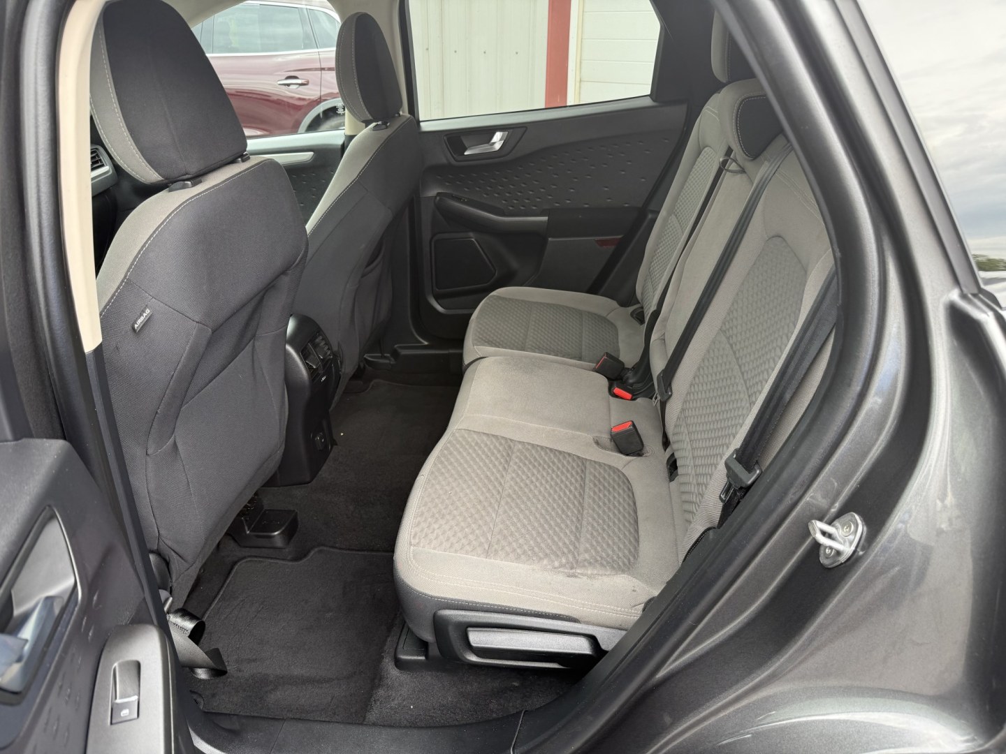 2020 Gray Ford Escape SE AWD (1FMCU9G69LU) with an 1.5L L3 engine, 6A transmission, located at 8464 Route 219, Brockway, PA, 15824, (814) 265-1330, 41.226871, -78.780518 - Very clean, well taken care of 2020 Ford Escape Se with 4wheel drive, air condition, power seat/heated front seats, factory wheels and ONLY 83000 miles. This Ford is priced to sell.- Photo#5