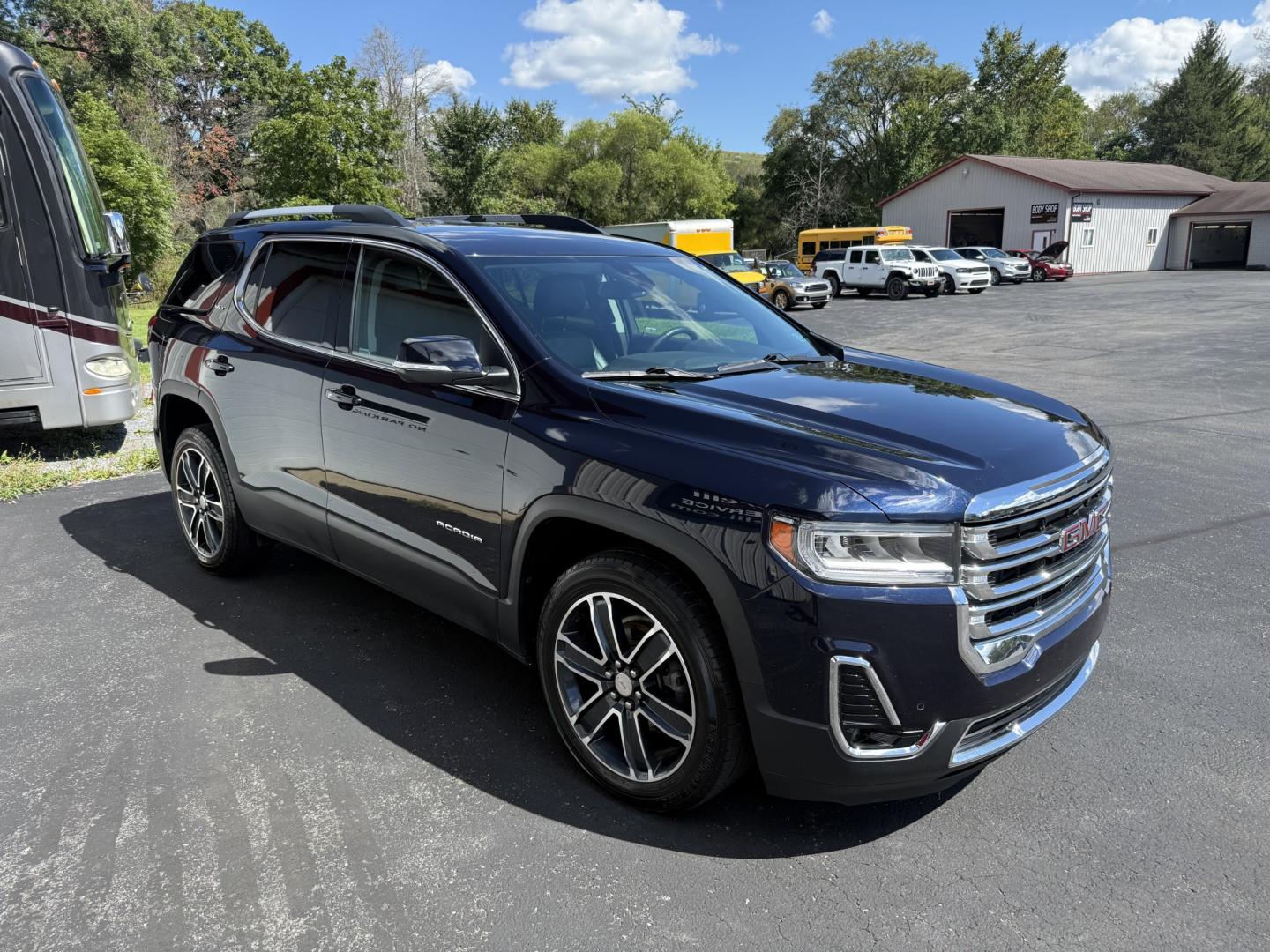 2021 Blue GMC Acadia SLT-1 AWD (1GKKNULS3MZ) with an 3.6L V6 DOHC 24V engine, 6A transmission, located at 8464 Route 219, Brockway, PA, 15824, (814) 265-1330, 41.226871, -78.780518 - Sharp, clean, locally traded in and ready to go. 2021 GMC Acadia SLT all wheel drive with leather, power/heated front seats, captain chairs, 6-passenger, rear a/c, factory wheels and ONLY 56000 miles. Serviced up and priced to sell.- Photo#18