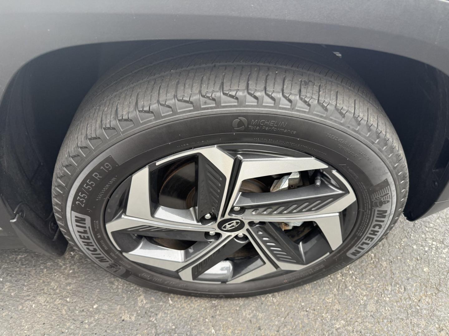 2023 Silver Hyundai Tucson Limited AWD (5NMJECAE5PH) with an 2.5L L4 DOHC 16V engine, 8A transmission, located at 8464 Route 219, Brockway, PA, 15824, (814) 265-1330, 41.226871, -78.780518 - ONE SHARP VEHICLE...stop in and check out this 2023 Hyundai Tucson Limited AWD with leather interior, pano roof, navigation, cool/heated/power front seats, factory wheels and ONLY 32900 miles. This Hyundai is serviced and comes with factory warranty. Well equipped, very clean, and priced to sell. St- Photo#19