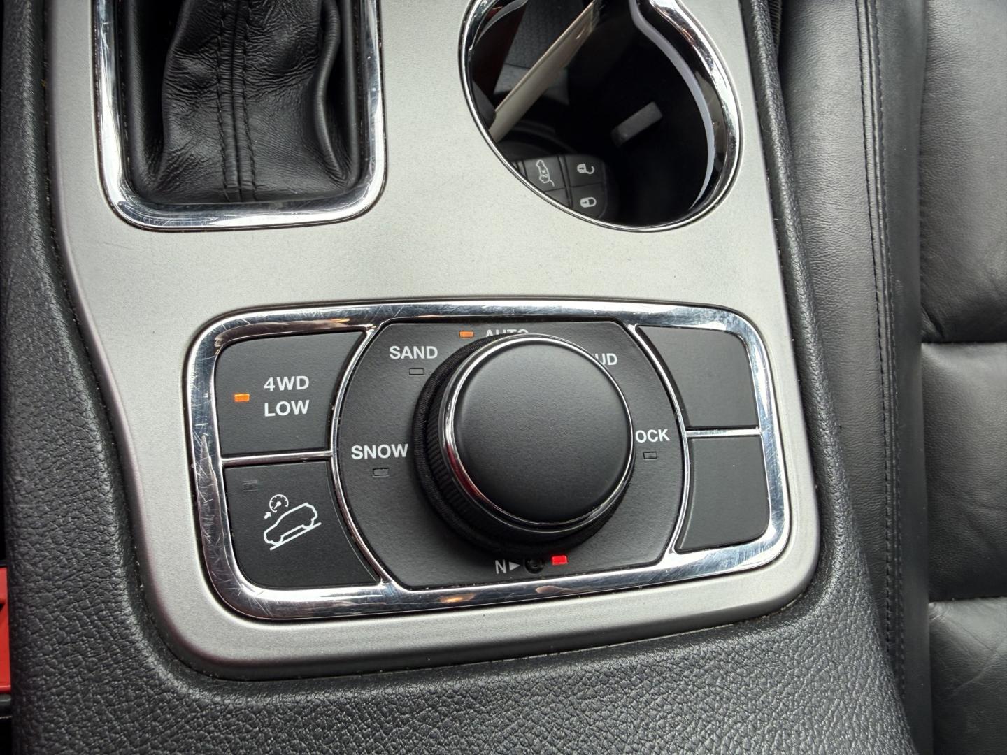 2020 Gray Jeep Grand Cherokee Limited 4WD (1C4RJFBG1LC) with an 3.6L V6 DOHC 24V engine, 8A transmission, located at 8464 Route 219, Brockway, PA, 15824, (814) 265-1330, 41.226871, -78.780518 - Good looking pre owned 2020 Jeep Gr Cher Limited 4wd with leather interior, power/heated seats, sunroof, navigation and more. Only 74900 miles on this pre owned Jeep. Priced to sell, hurry in before this Jeep is gone.- Photo#6