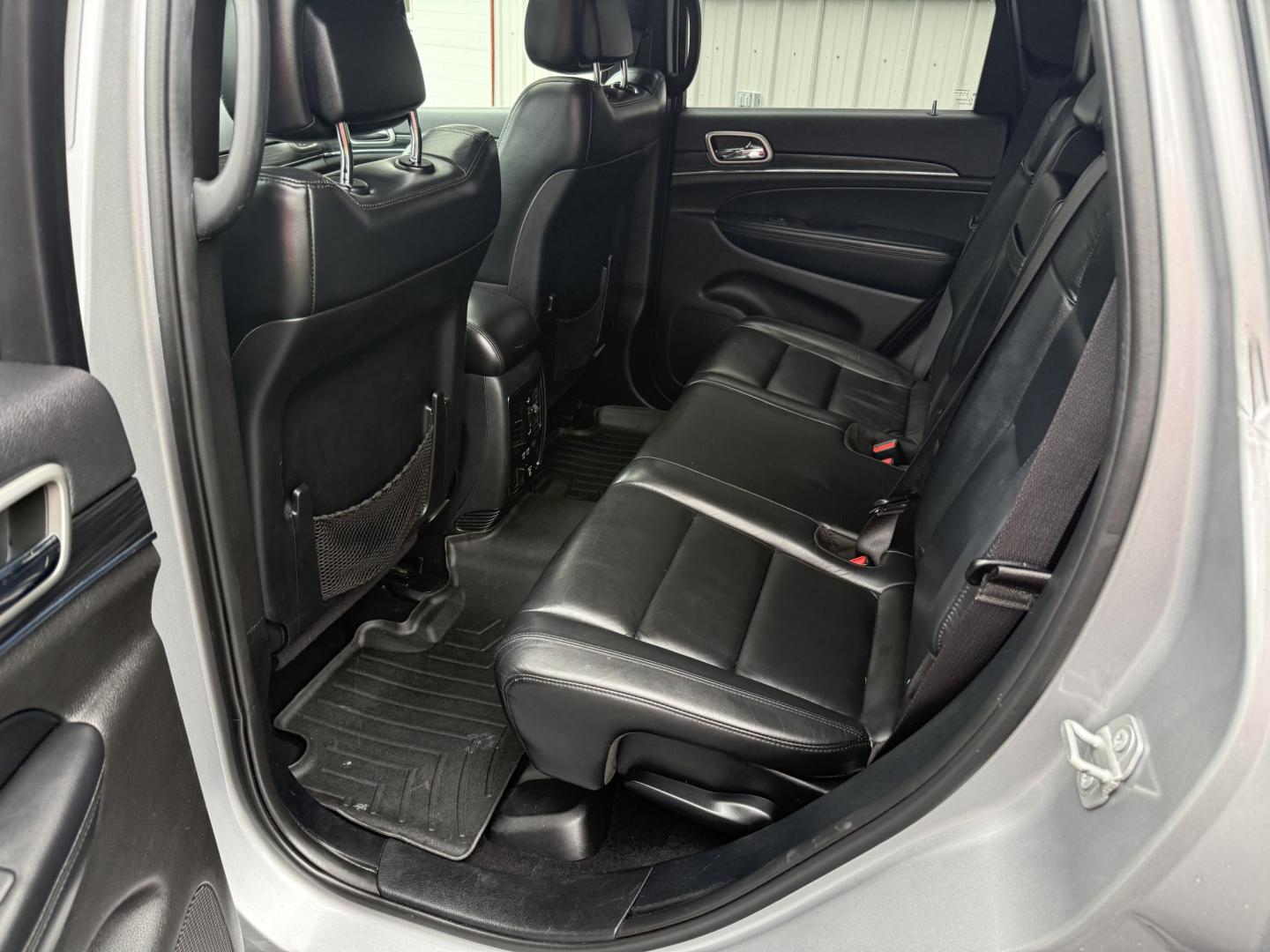 2020 Gray Jeep Grand Cherokee Limited 4WD (1C4RJFBG1LC) with an 3.6L V6 DOHC 24V engine, 8A transmission, located at 8464 Route 219, Brockway, PA, 15824, (814) 265-1330, 41.226871, -78.780518 - Good looking pre owned 2020 Jeep Gr Cher Limited 4wd with leather interior, power/heated seats, sunroof, navigation and more. Only 74900 miles on this pre owned Jeep. Priced to sell, hurry in before this Jeep is gone.- Photo#9