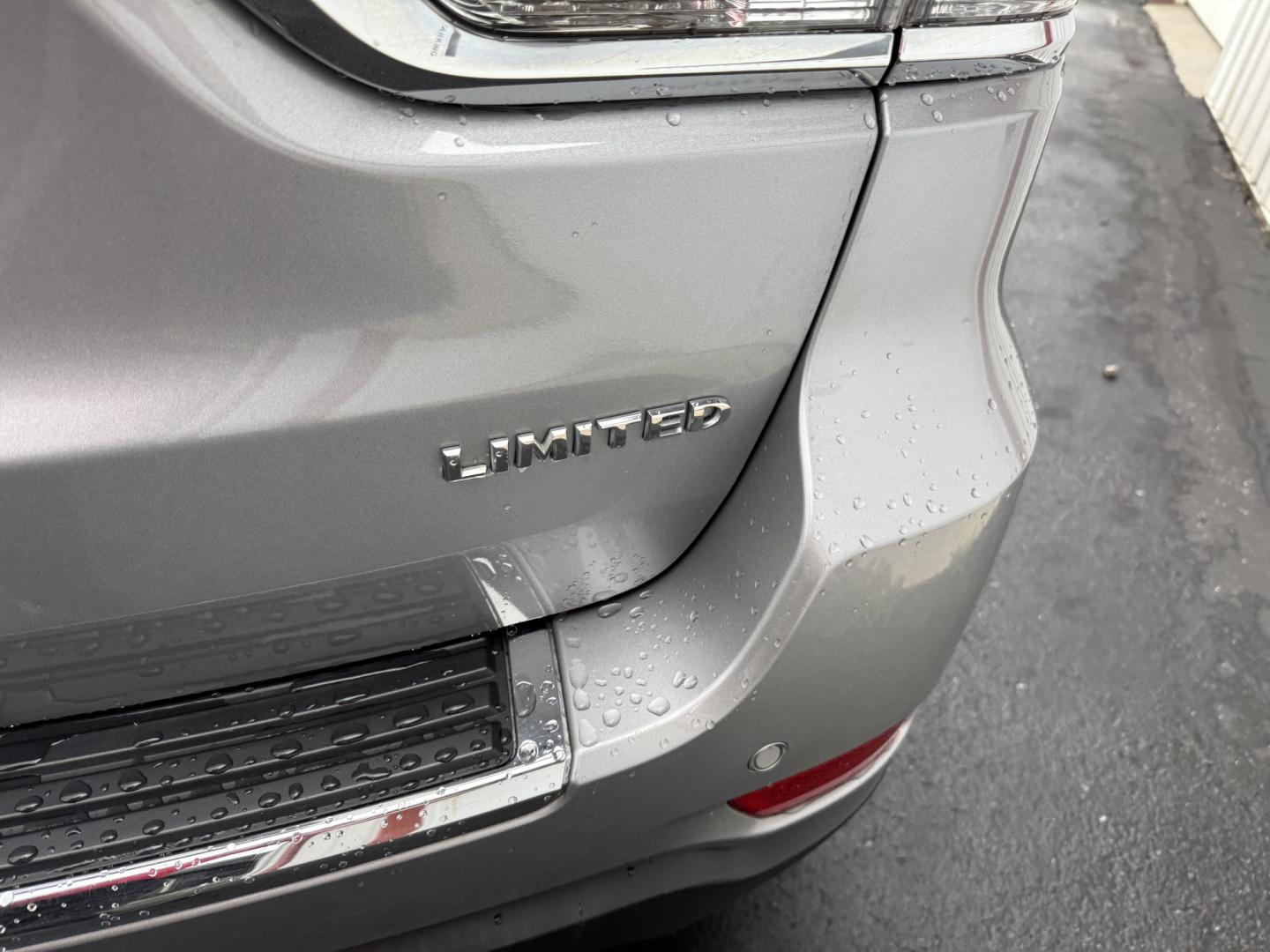 2020 Gray Jeep Grand Cherokee Limited 4WD (1C4RJFBG1LC) with an 3.6L V6 DOHC 24V engine, 8A transmission, located at 8464 Route 219, Brockway, PA, 15824, (814) 265-1330, 41.226871, -78.780518 - Good looking pre owned 2020 Jeep Gr Cher Limited 4wd with leather interior, power/heated seats, sunroof, navigation and more. Only 74900 miles on this pre owned Jeep. Priced to sell, hurry in before this Jeep is gone.- Photo#13
