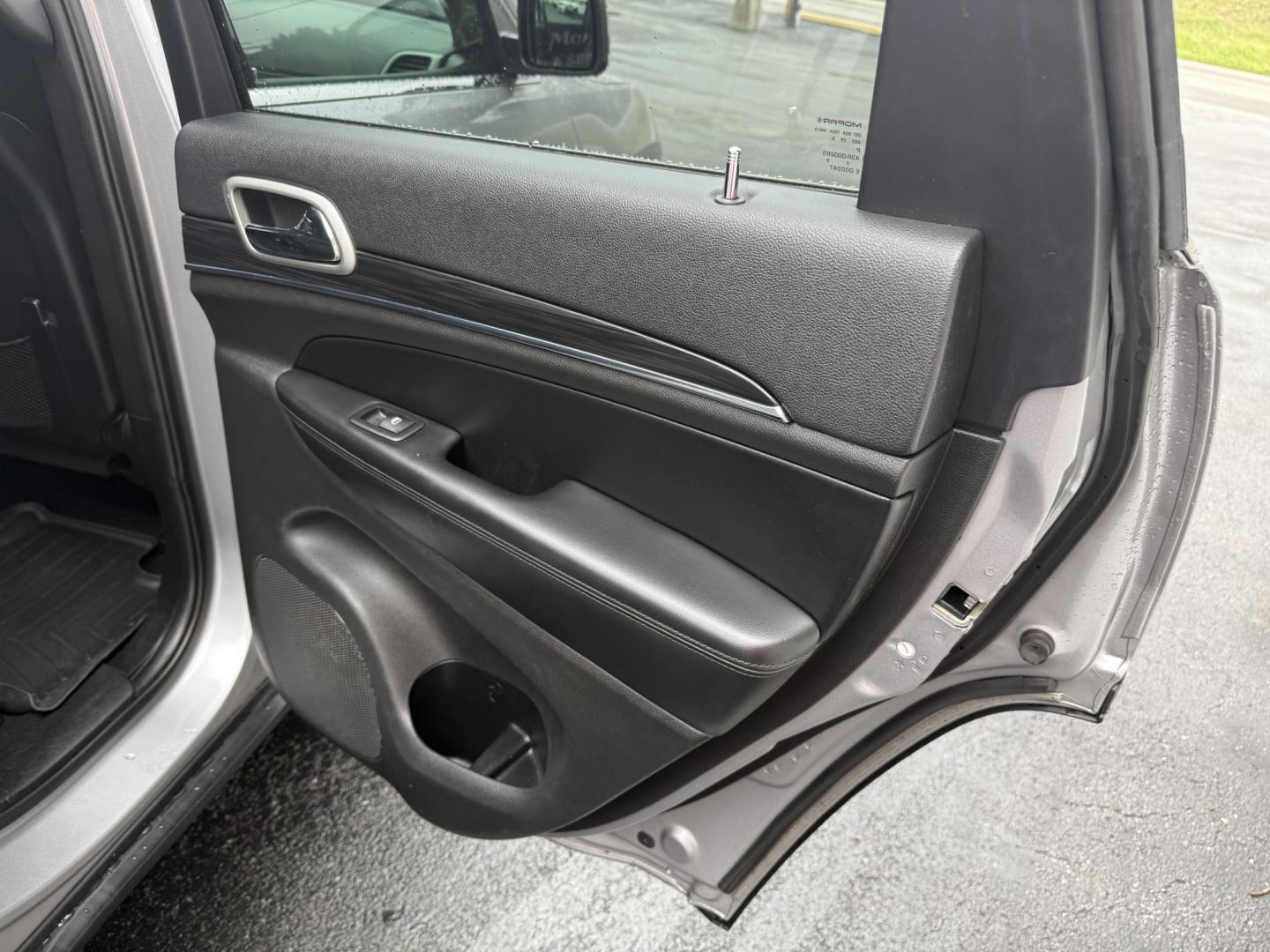 2020 Gray Jeep Grand Cherokee Limited 4WD (1C4RJFBG1LC) with an 3.6L V6 DOHC 24V engine, 8A transmission, located at 8464 Route 219, Brockway, PA, 15824, (814) 265-1330, 41.226871, -78.780518 - Good looking pre owned 2020 Jeep Gr Cher Limited 4wd with leather interior, power/heated seats, sunroof, navigation and more. Only 74900 miles on this pre owned Jeep. Priced to sell, hurry in before this Jeep is gone.- Photo#17