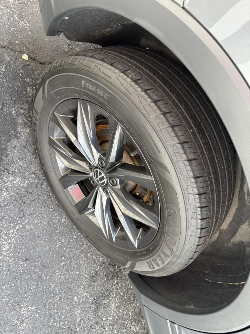 2024 Gray Volkswagen Tiguan SE 4Motion (3VV2B7AX1RM) with an 2.0L L4 DOHC 16V TURBO engine, 8A transmission, located at 8464 Route 219, Brockway, PA, 15824, (814) 265-1330, 41.226871, -78.780518- Photo#11