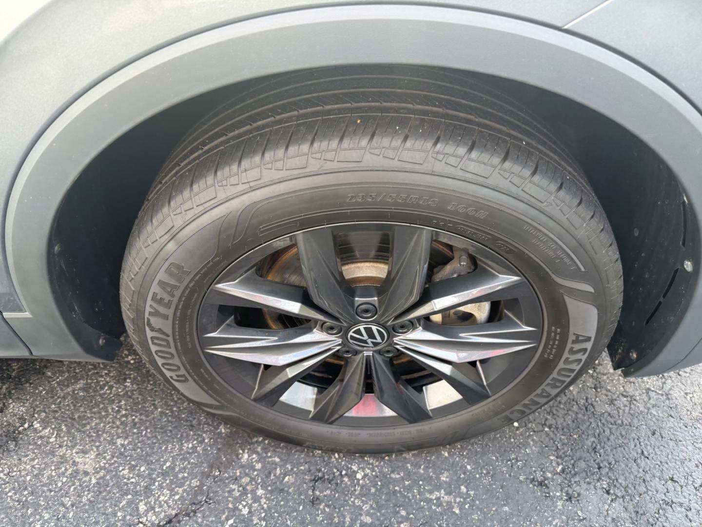 2024 Gray Volkswagen Tiguan SE 4Motion (3VV2B7AX1RM) with an 2.0L L4 DOHC 16V TURBO engine, 8A transmission, located at 8464 Route 219, Brockway, PA, 15824, (814) 265-1330, 41.226871, -78.780518- Photo#16