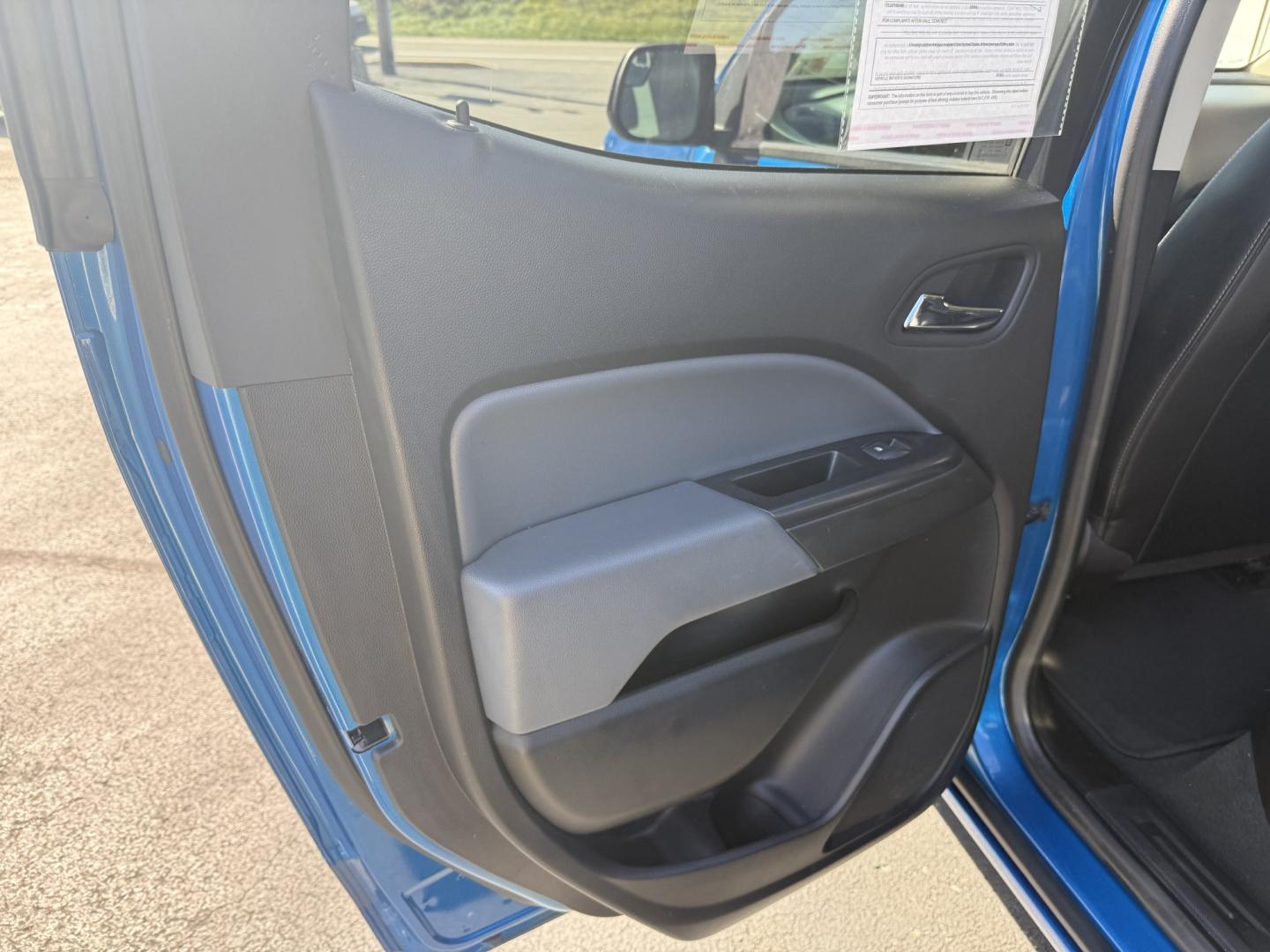 2021 Blue Chevrolet Colorado Z71 Crew Cab Long Box 4WD (1GCGTDEN8M1) with an 3.6L V6 DOHC 24V GAS engine, 6A transmission, located at 8464 Route 219, Brockway, PA, 15824, (814) 265-1330, 41.226871, -78.780518 - Freshly traded in, and in very nice condition. Stop in and check out this 2021 Chevrolet Colorado Crew Cab Z71 4x4 with V6, power seat and heated front seats, hitch, well equipped and ONLY 75000 miles This truck is serviced up and comes with a nice warranty. Priced well under retail value. Stop in a- Photo#9